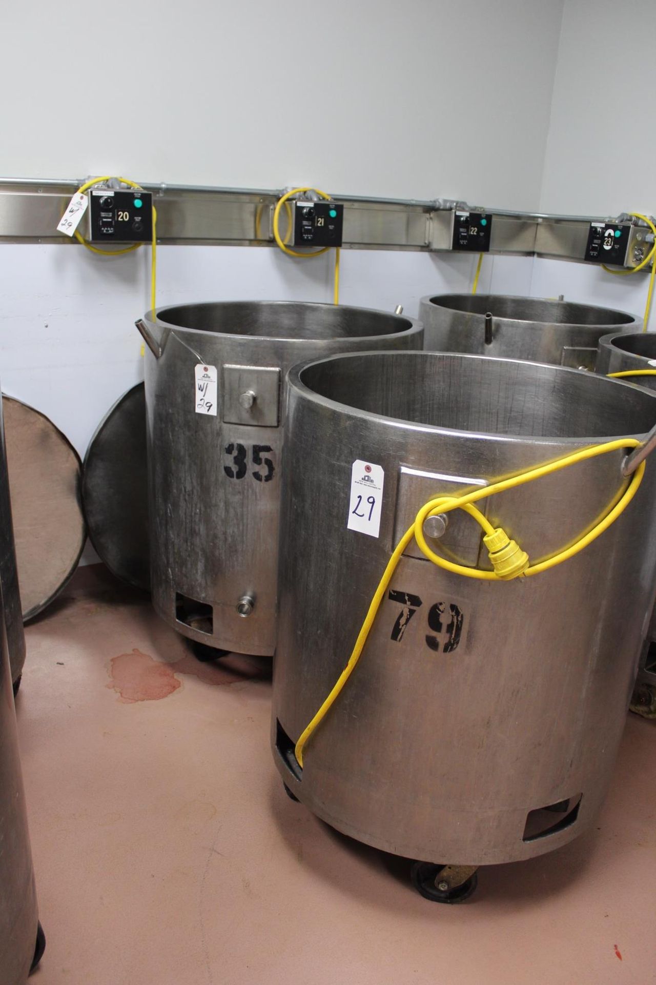 (2) 75-GALLON APPROX STAINLESS SELF CONTAINED HEATED TANKS, 31.5" ID X 20" SID | Reqd Rig Fee: $50