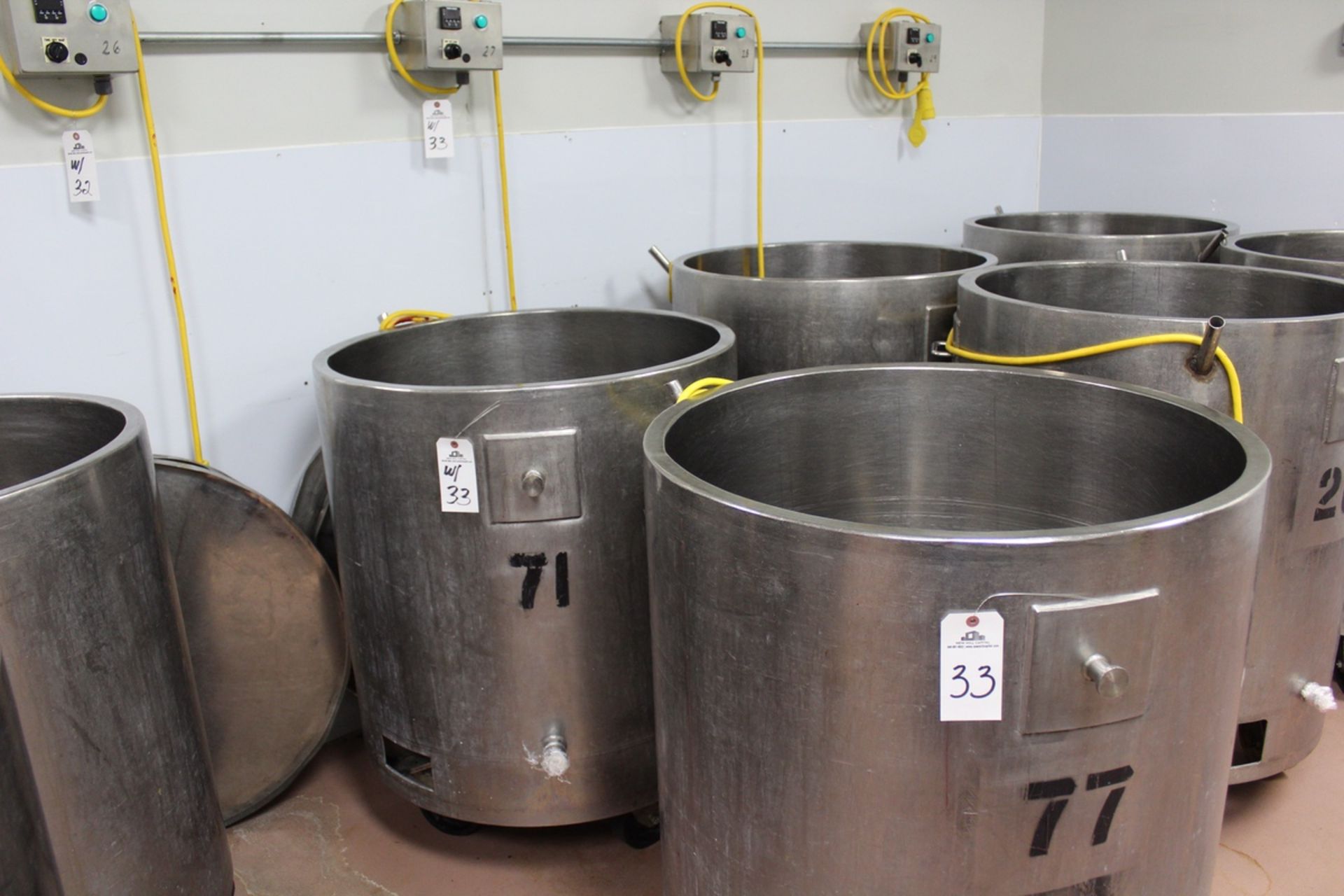 (2) 75-GALLON APPROX STAINLESS SELF CONTAINED HEATED TANKS, 31.5" ID X 20" SID | Reqd Rig Fee: $50