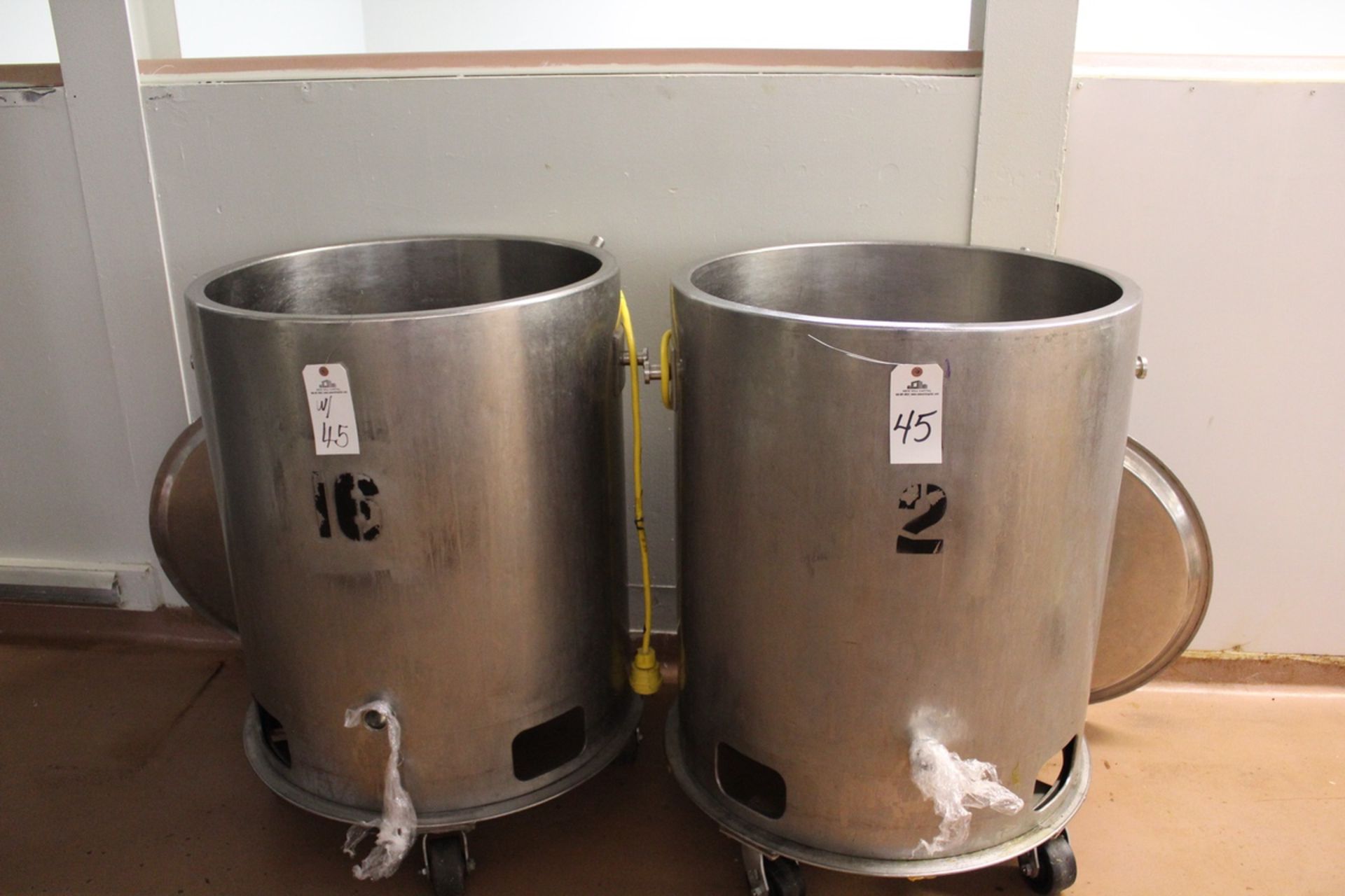 NO JACKET CONTROL (2) 75-GALLON APPROX STAINLESS SELF CONTAINED HEATED TANKS, | Reqd Rig Fee: $50