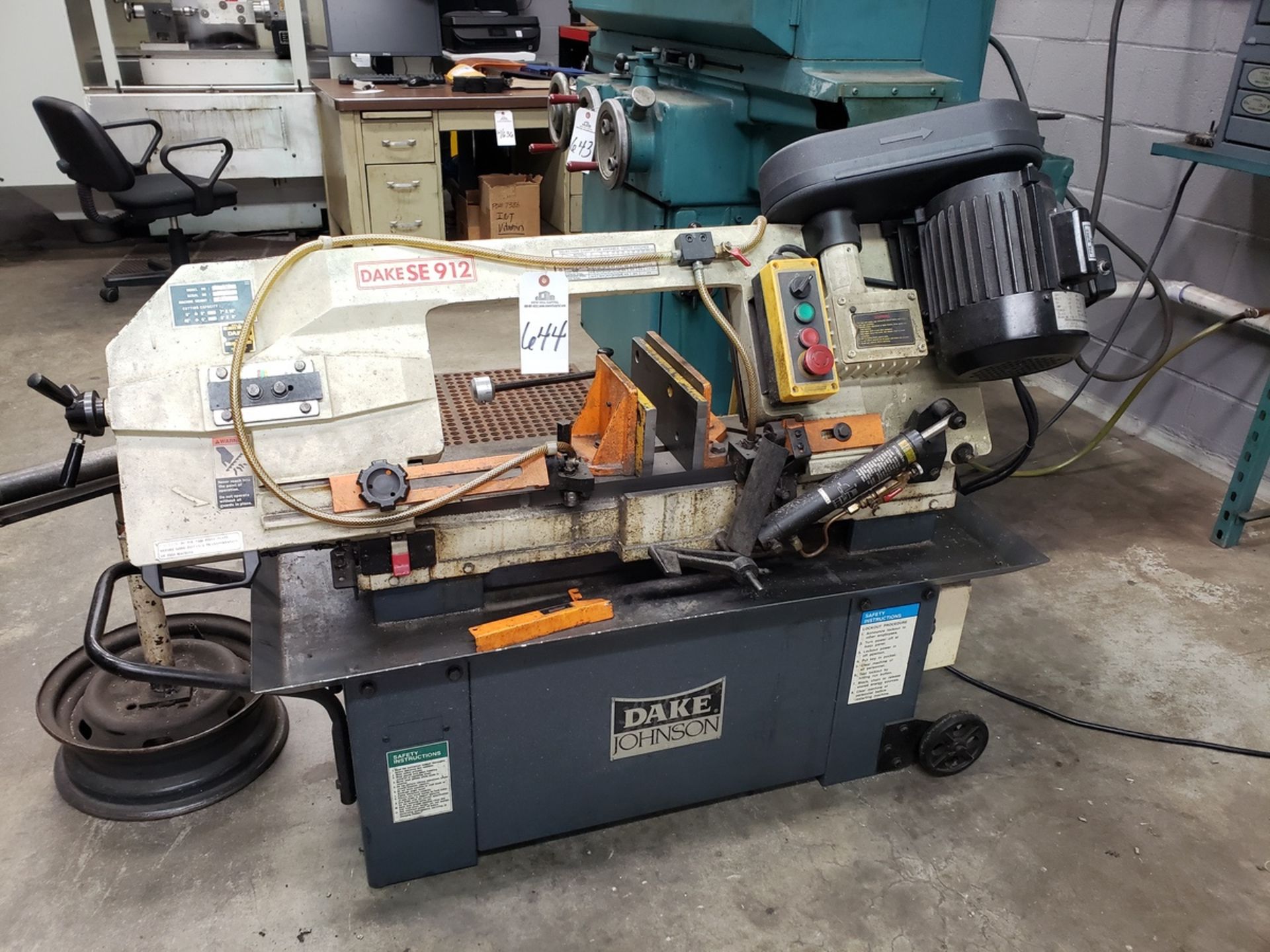 DAKE SE912 HORIZONTAL BAND SAW, S/N: 572233 | Reqd Rig Fee: $200