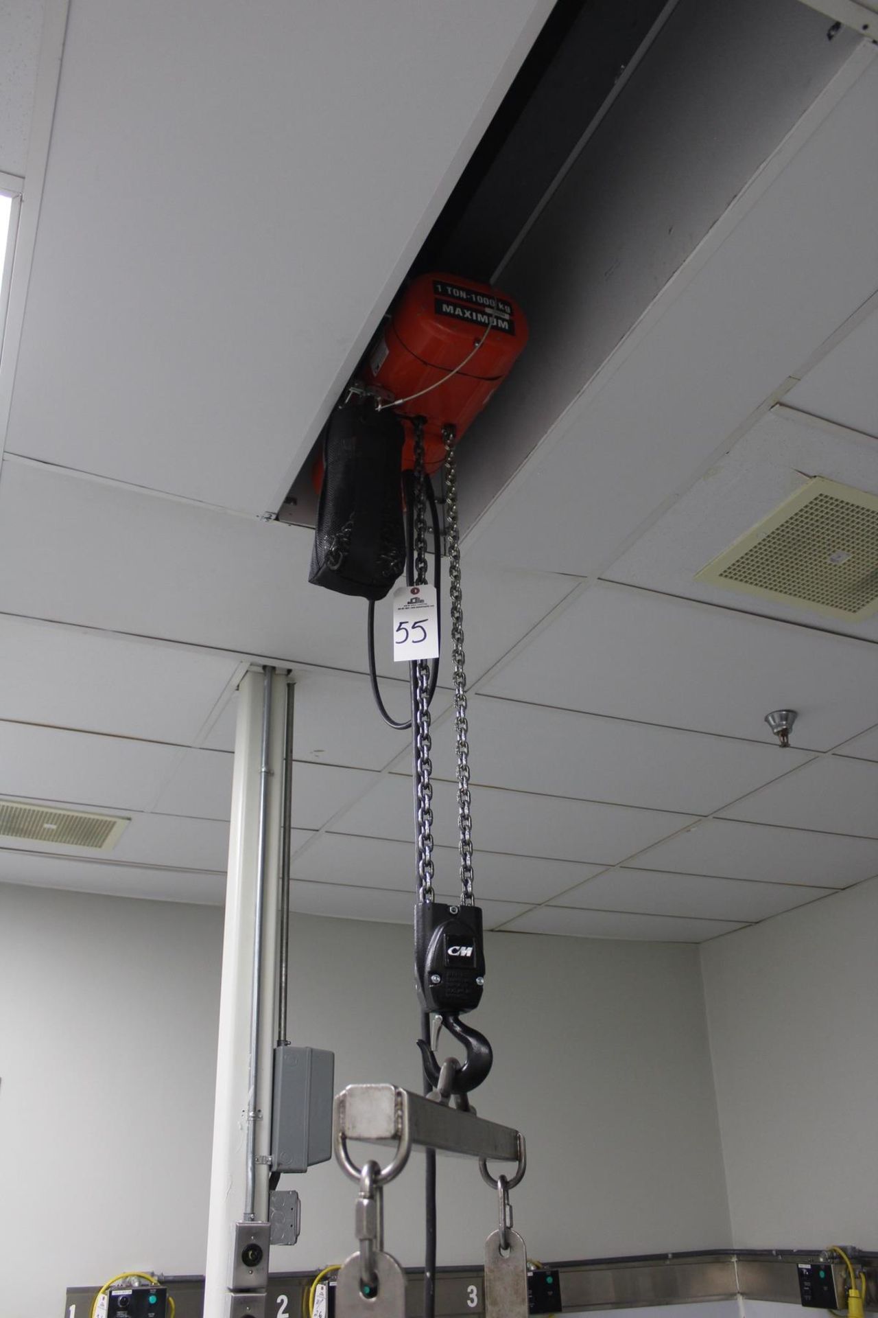 1-TON CHAIN HOIST | Reqd Rig Fee: $100