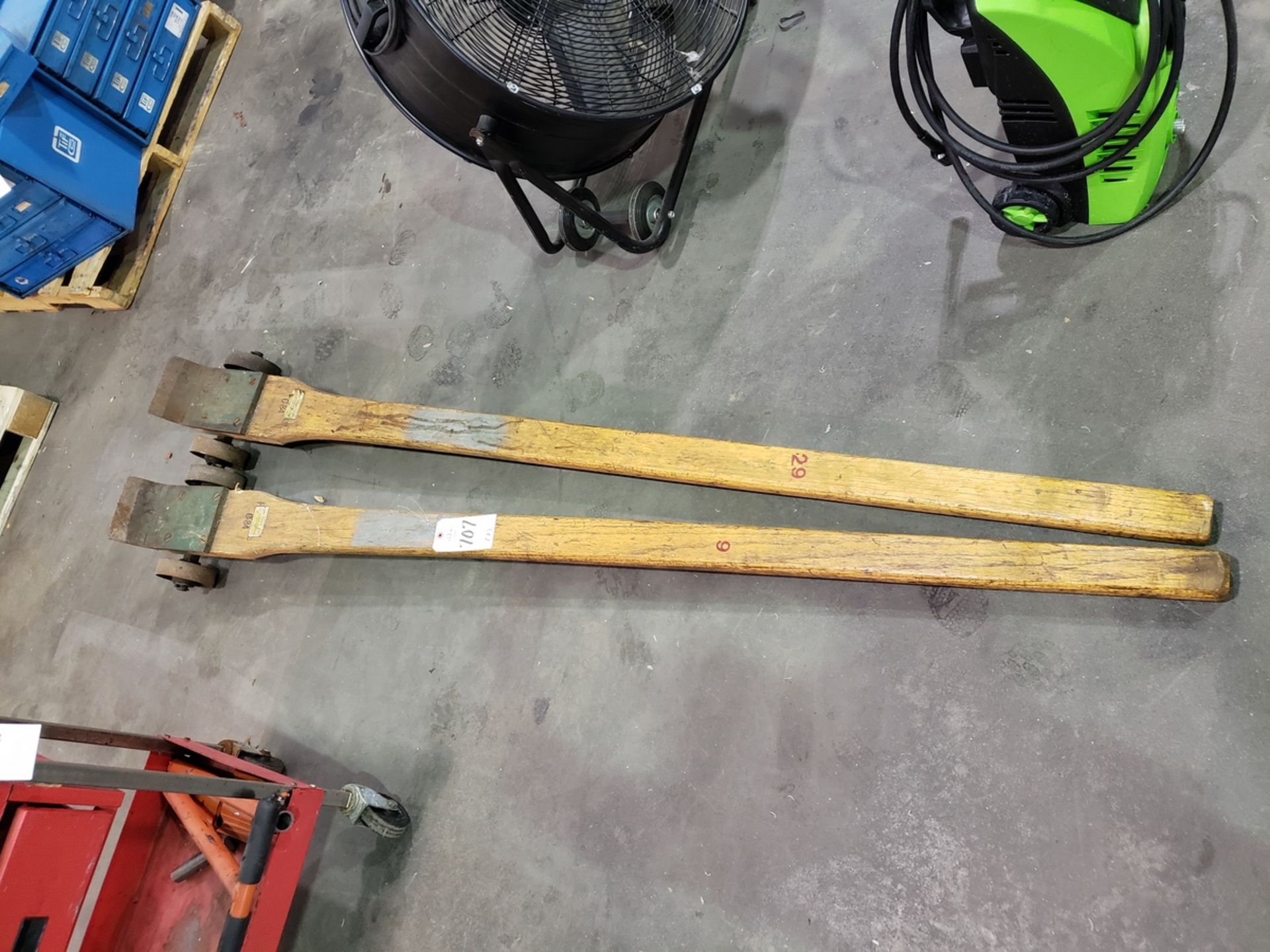PALLET LIFTERS | Reqd Rig Fee: $25
