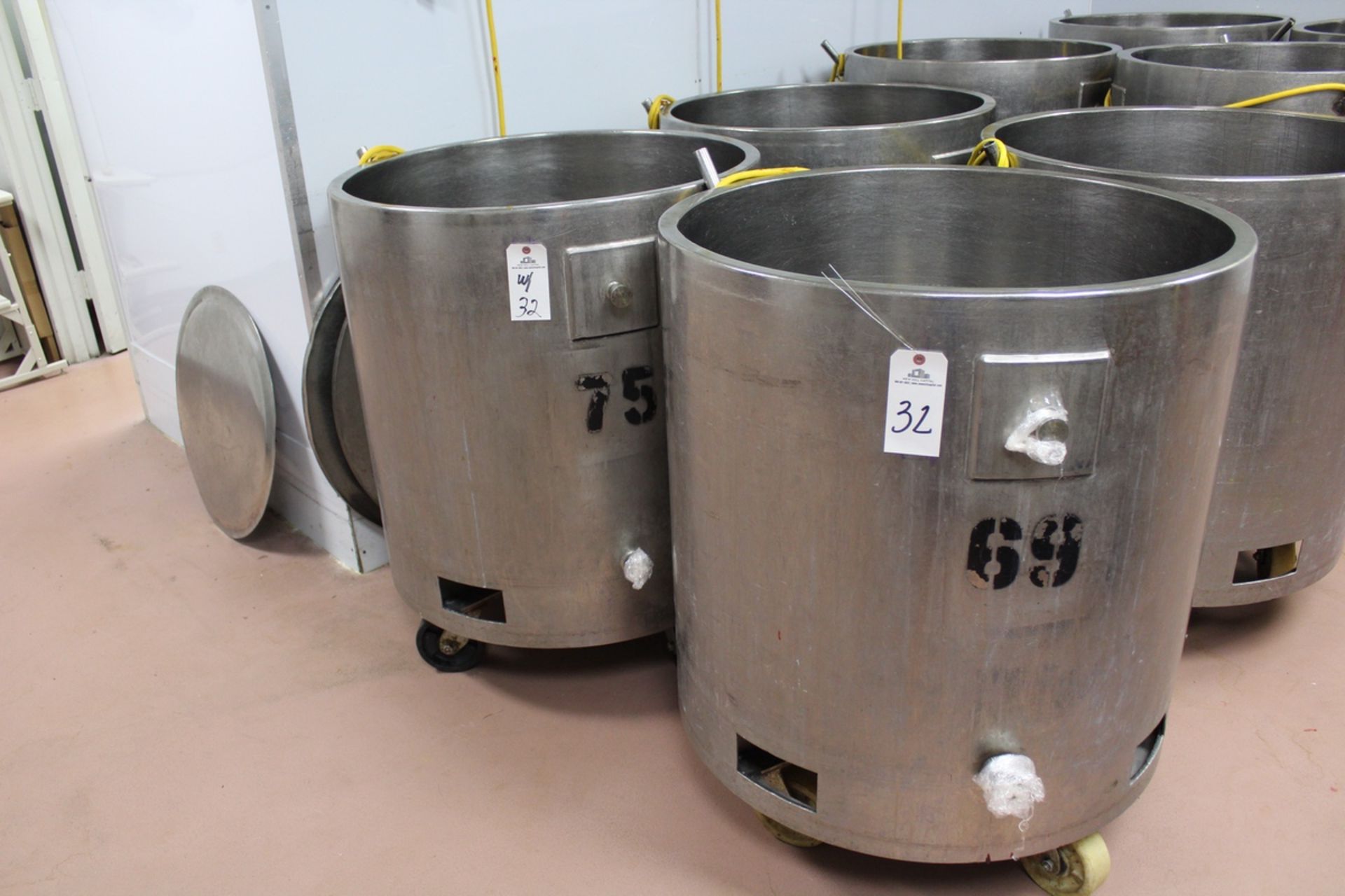 NO JACKET CONTROL (2) 75-GALLON APPROX STAINLESS SELF CONTAINED HEATED TANKS, | Reqd Rig Fee: $50