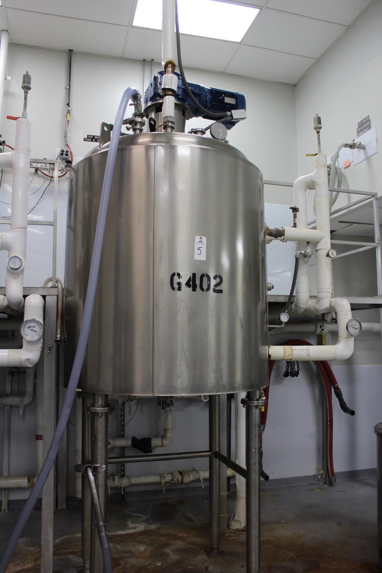 500 GALLON APPROX JACKETED VACUUM RATED STAINLESS STEEL CONE BOTTOM JACKETED S | Reqd Rig Fee: $1200
