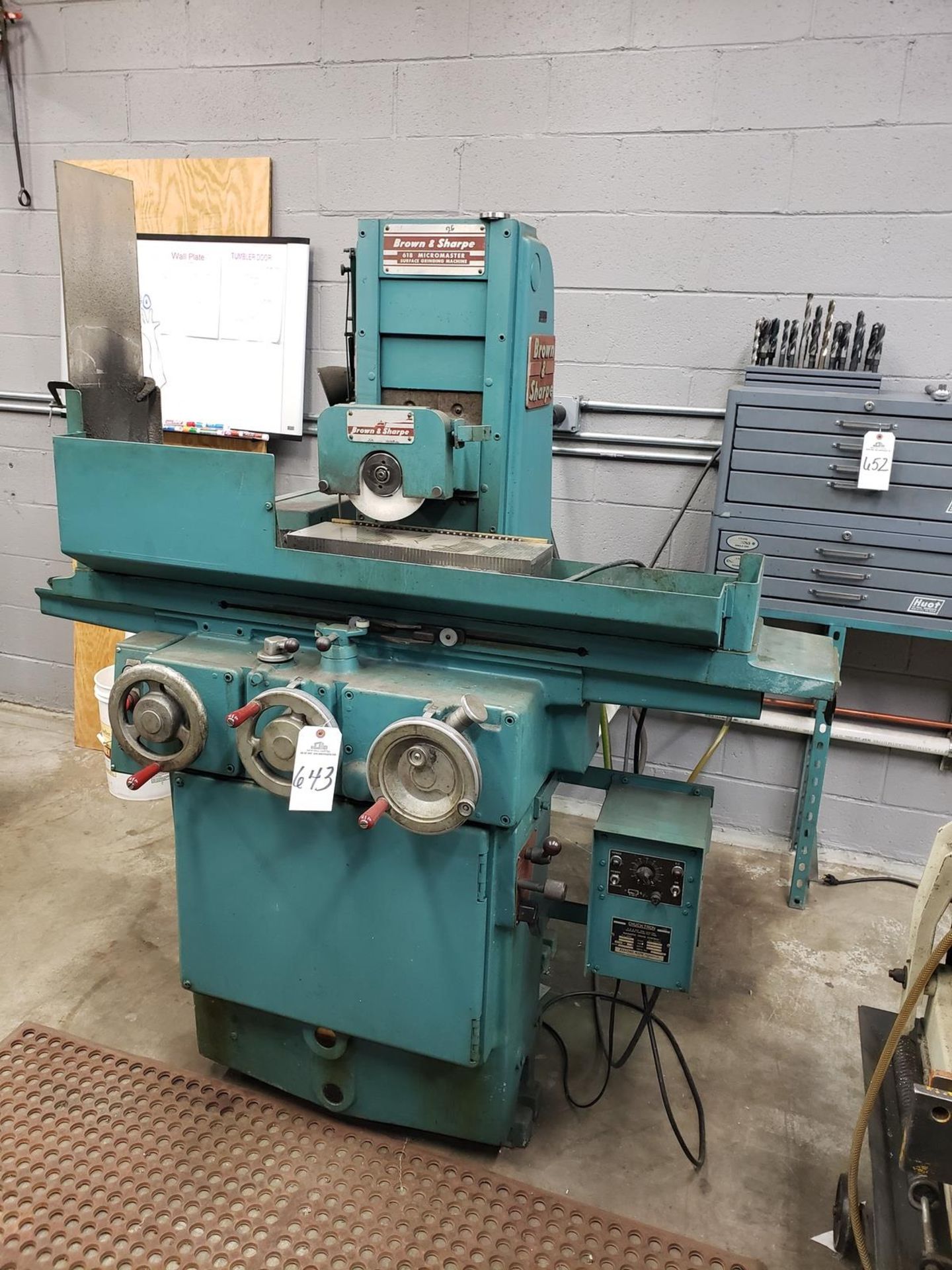 BROWN & SHARPE 618 MICROMASTER SURFACE GRINDING MACHINE | Reqd Rig Fee: $500