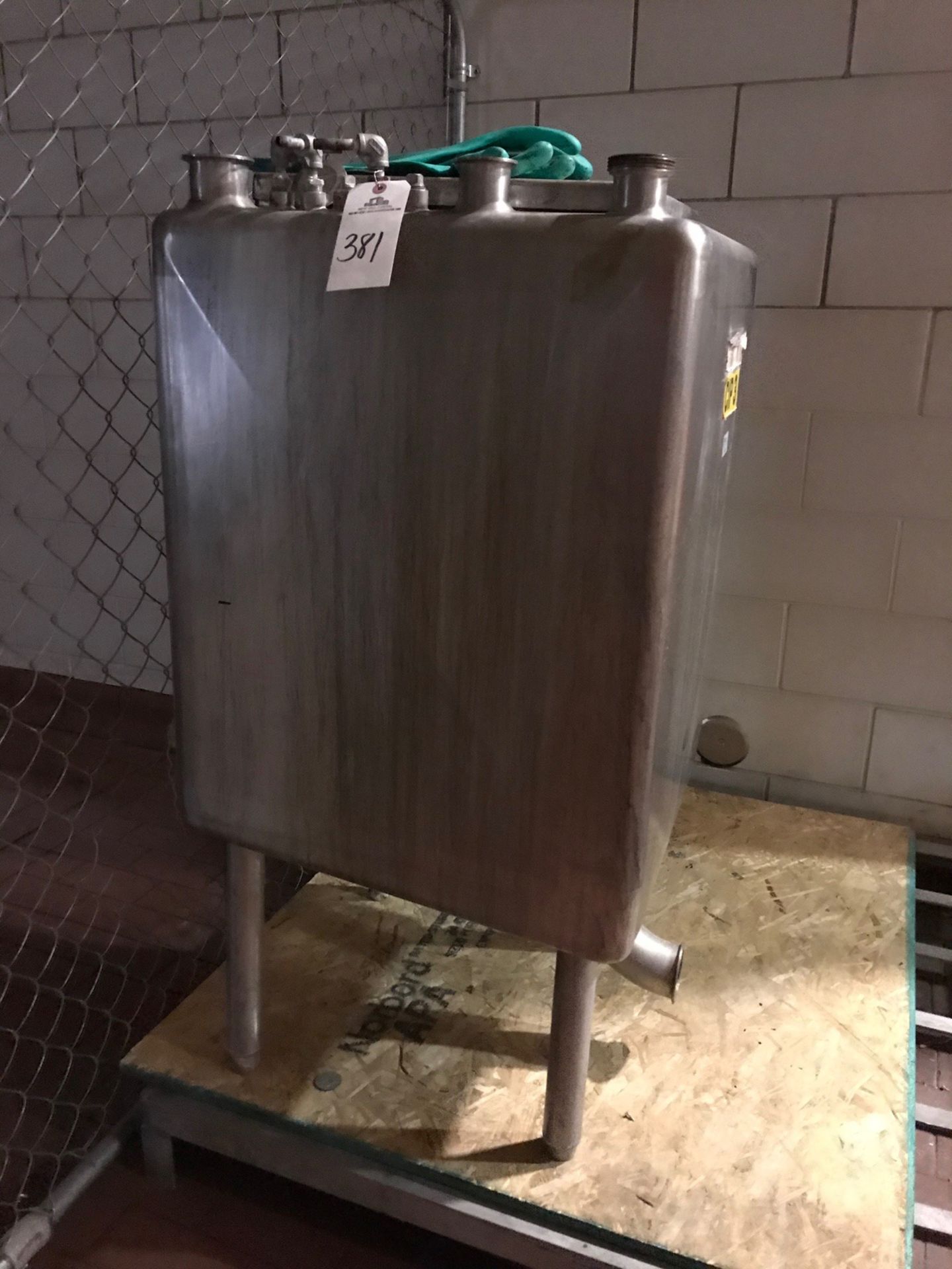 SQUARE CIP TANK, STAINLESS STEEL, APPROXIMATELY 24" X 24" X 30" DEEP | Rig Fee $50
