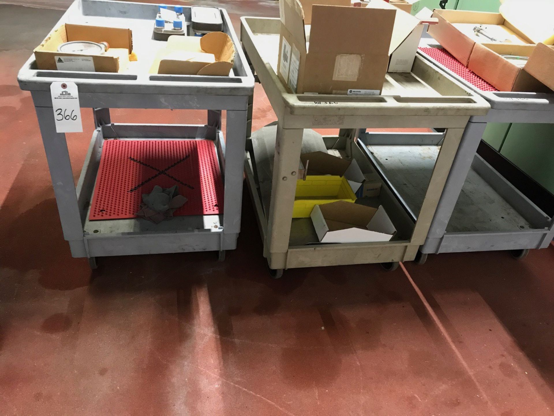 (3) RUBBERMAID CARTS | Rig Fee $75