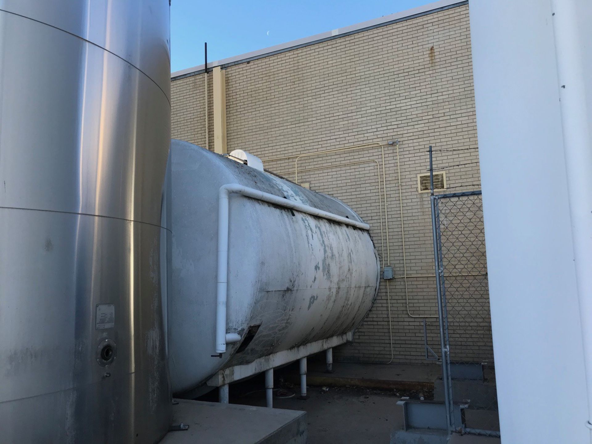 CREAMERY PACKAGE 10,000 GALLON HORIZONTAL TANK, HORIZONTAL AGITATION, GLYCOL JACKETE | Rig Fee $7000