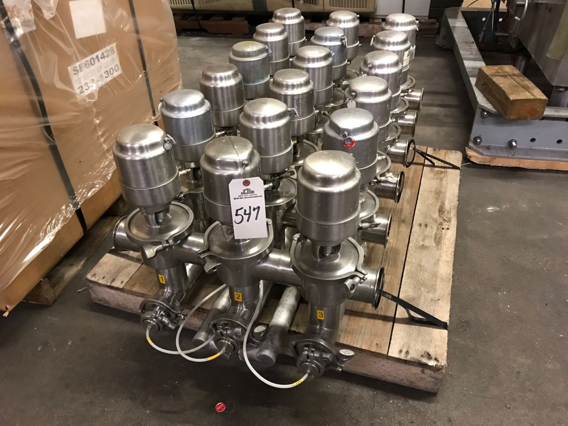 3IN TRI-CLOVER AIR VALVE CLUSTER WITH (18) VALVES | Rig Fee $75