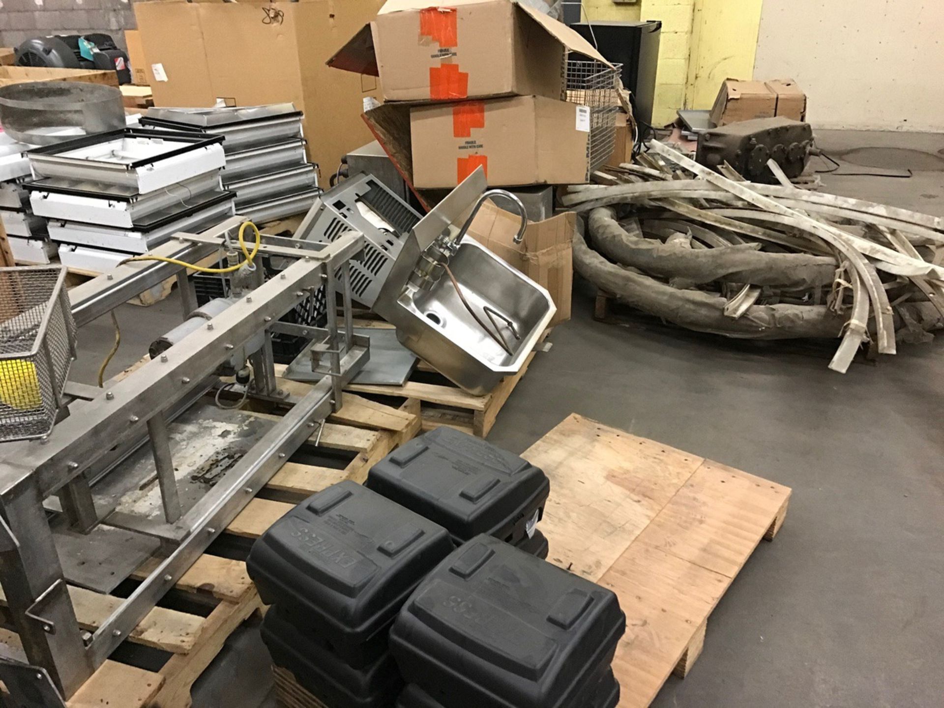 (7) PALLETS WITH RUBBERMAID CART, COP BASKET, STAINLESS STEEL SINK, NEW TRANSFER HOS | Rig Fee $300 - Image 2 of 3