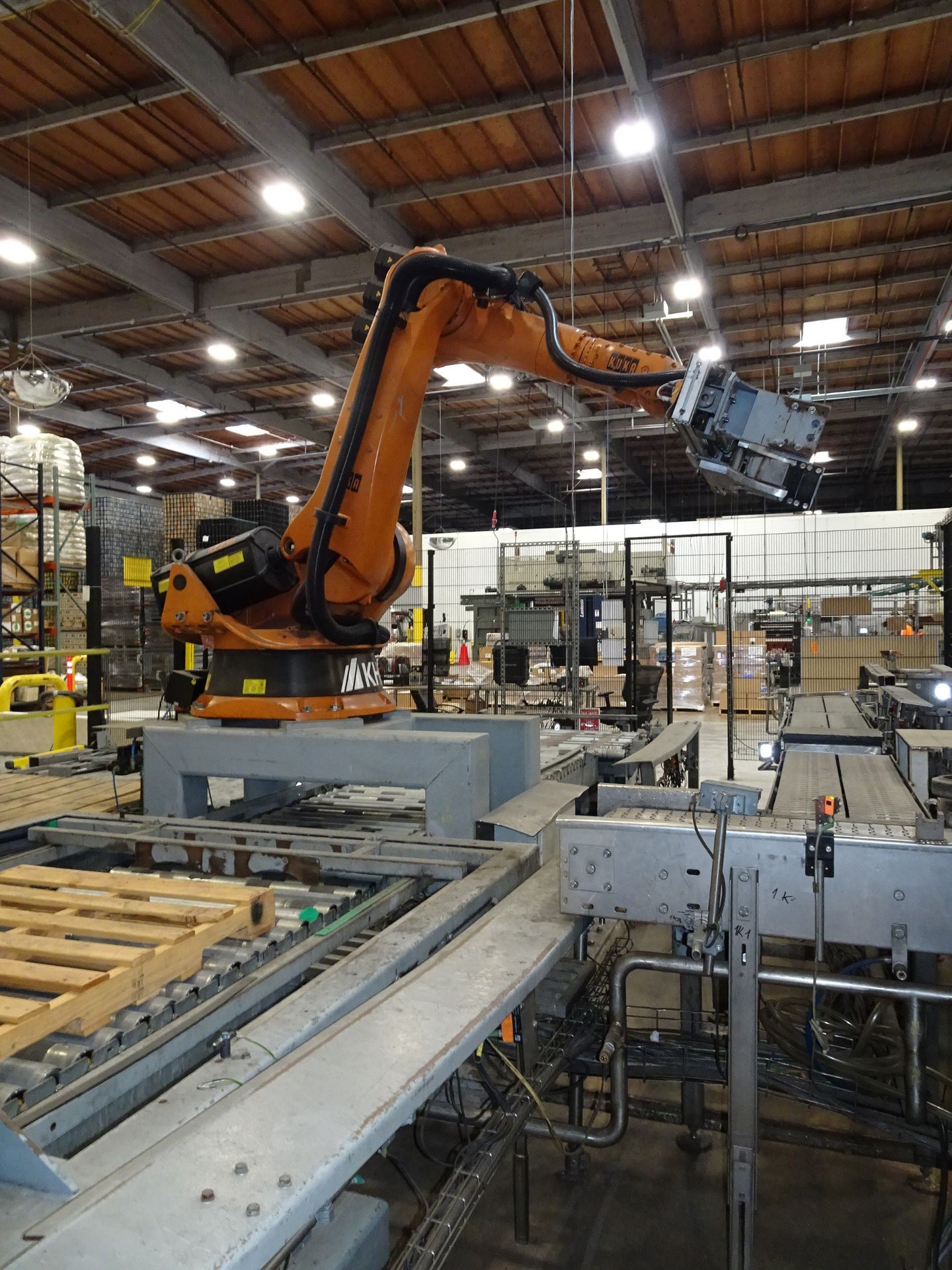 2006 Kuka/KHS Robot Palletizing Cell For Kegs, Palletizing Cell Setup For Destackin - Contact Rigger - Image 6 of 70