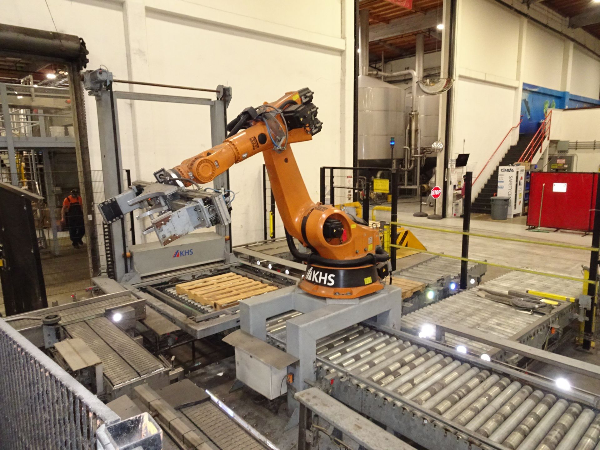 2006 Kuka/KHS Robot Palletizing Cell For Kegs, Palletizing Cell Setup For Destackin - Contact Rigger