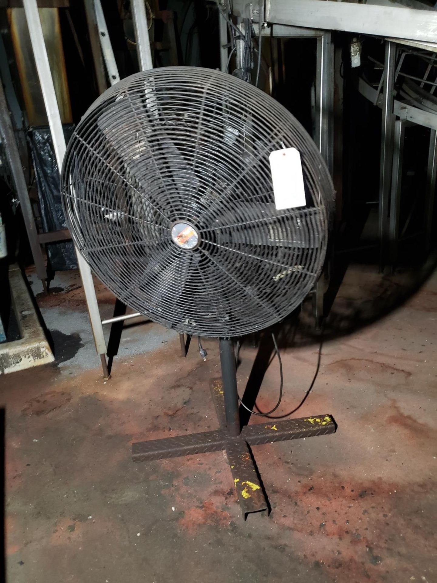 Pedestal Fan | Rig Fee: $20