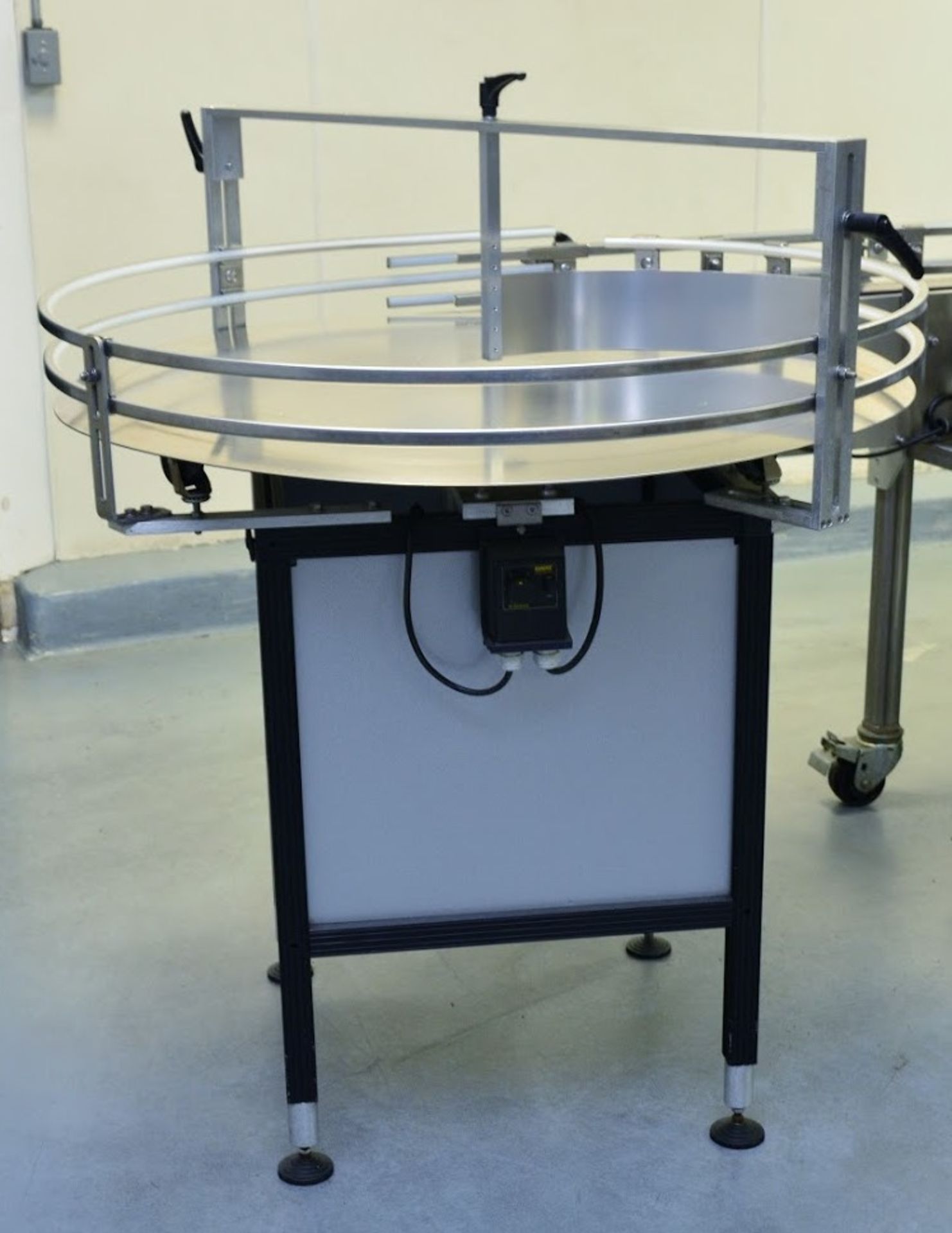 42" Diameter Accumulation Turntable - Subj to Bulk | Rig Fee: $75