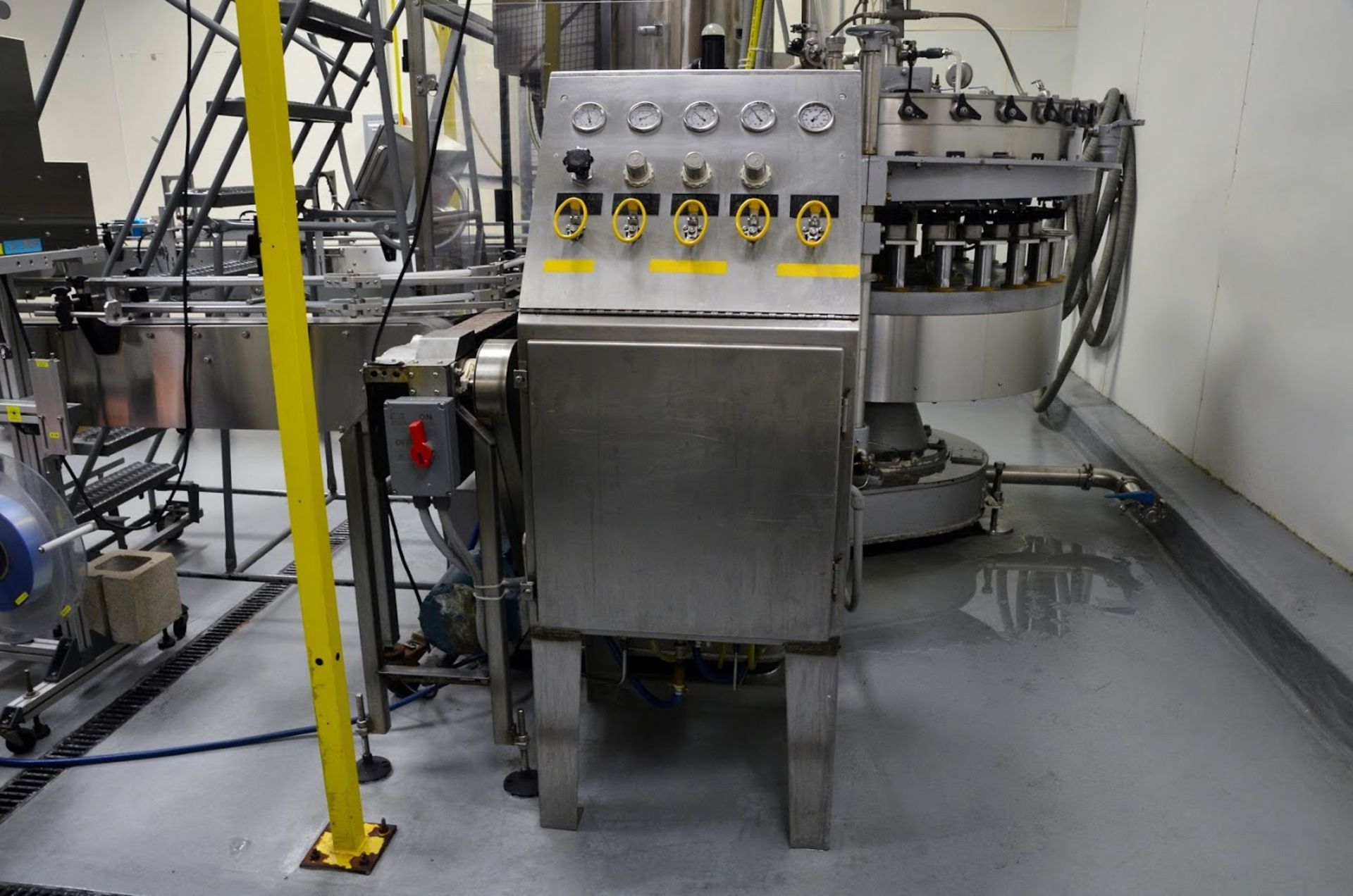 2018 Remanufactured Crown 28-Valve Filler with 6-Head CSI Capper (M - Subj to Bulk | Rig Fee: $3000 - Image 9 of 9
