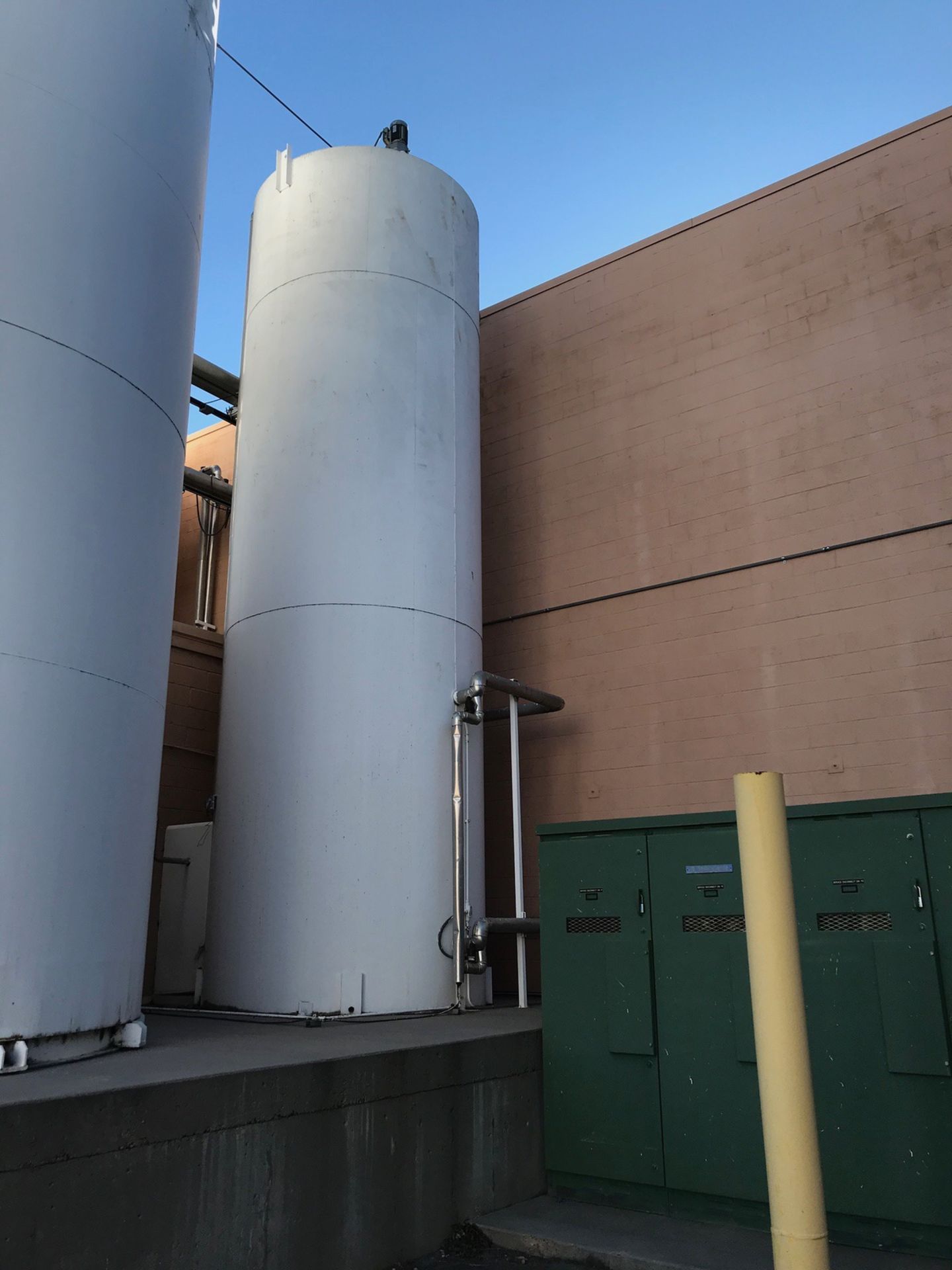 CHERRY BURRELL 8000 GALLON SILO, GLYCOL JACKETED, HORIZONTAL AGITATION, VERTICAL AG | Rig Fee: $4000 - Image 2 of 2