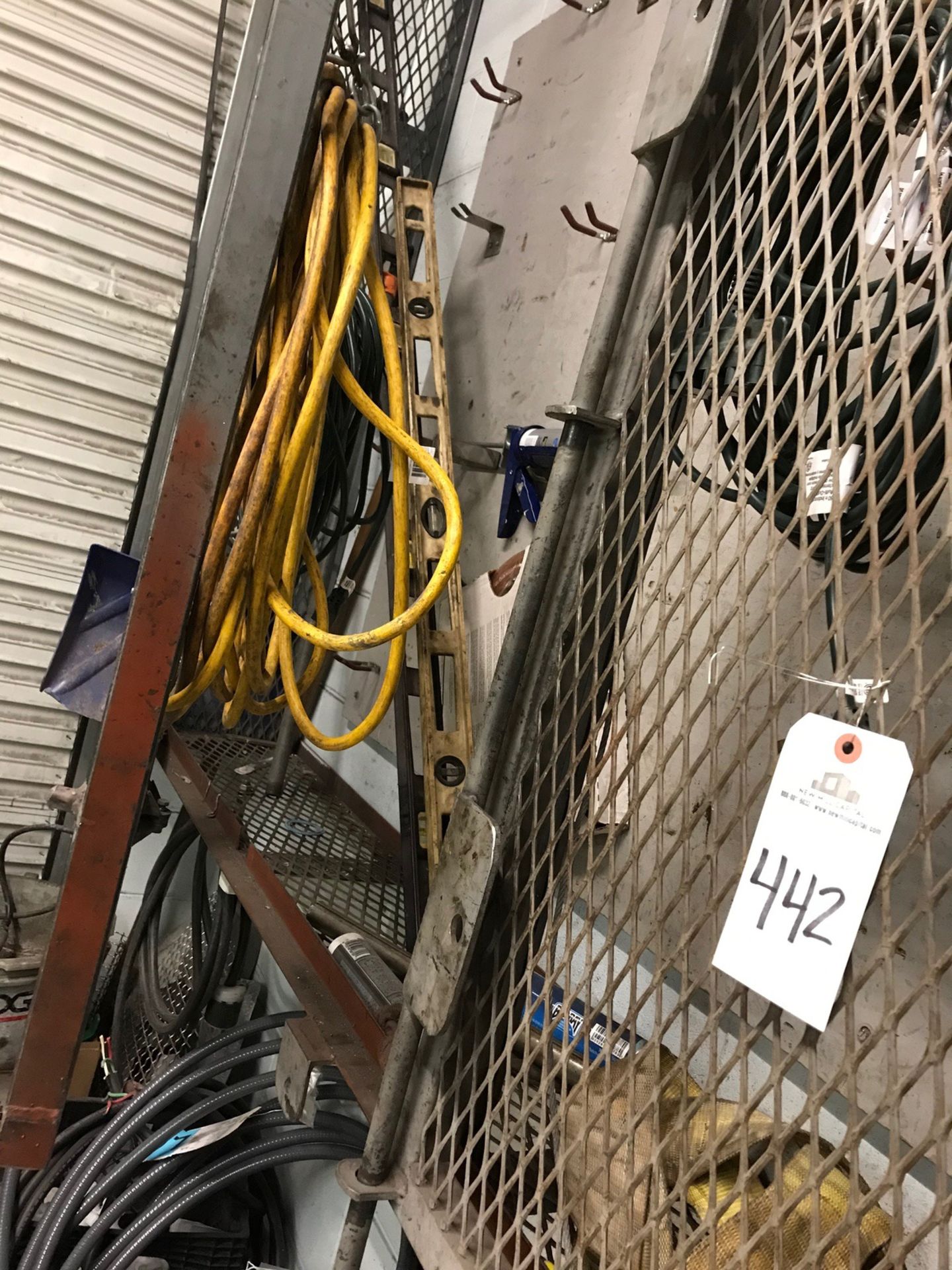 WIRE CAGE WTH CONTENTS AND 4FT LADDER | Rig Fee: $125 - Image 2 of 2