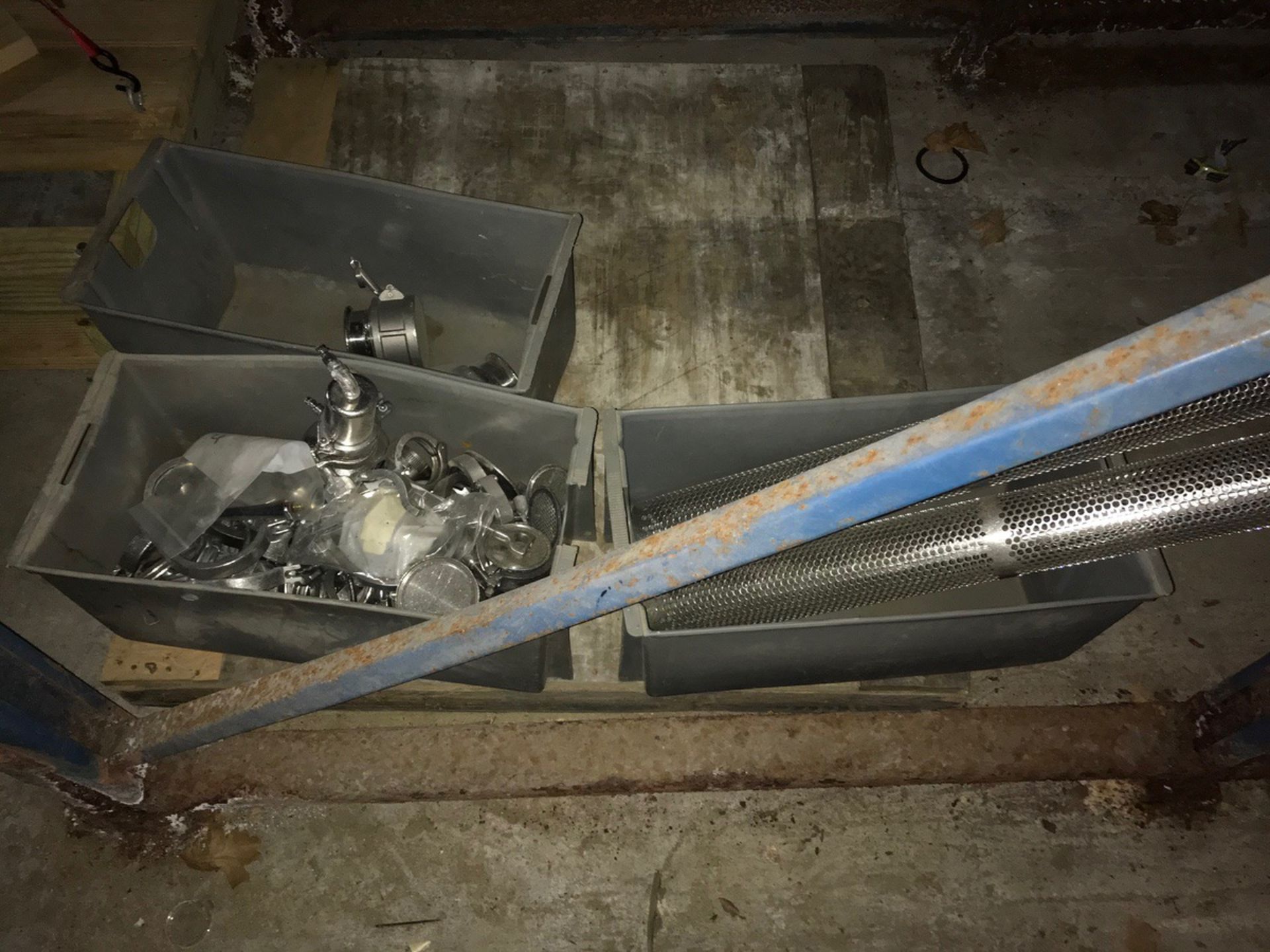 (5) SKIDS - MISCELLANEOUS PARTS, STAINLESS STEEL FITTINGS, FOAMER, SCALE, STAINLES | Rig Fee: $750 - Image 5 of 6