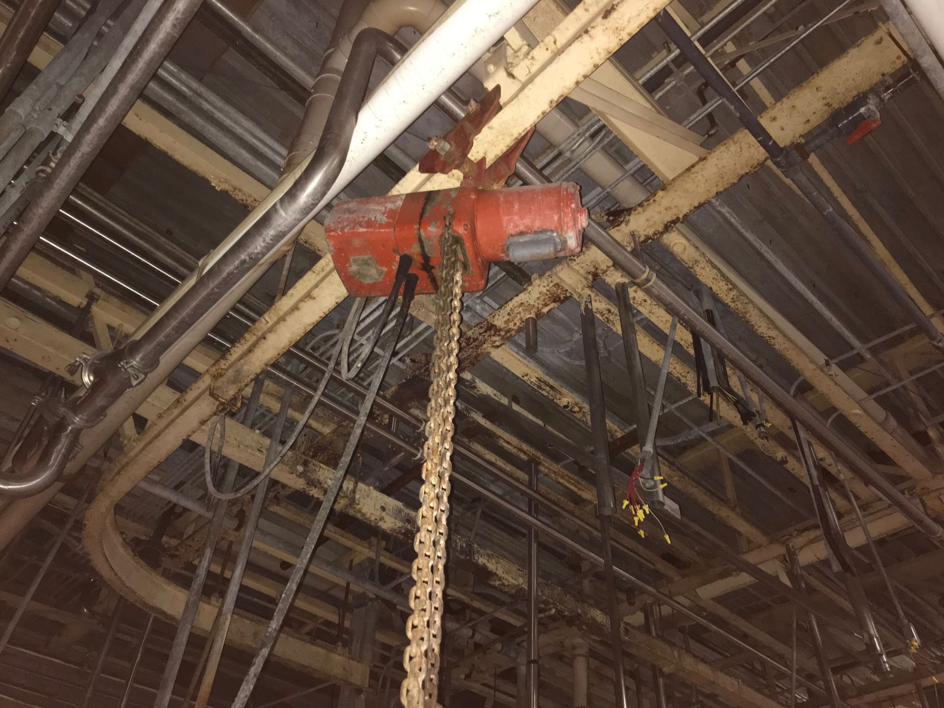 DAYTON 1-TON ELECTRIC CHAIN FALL | Rig Fee: $150