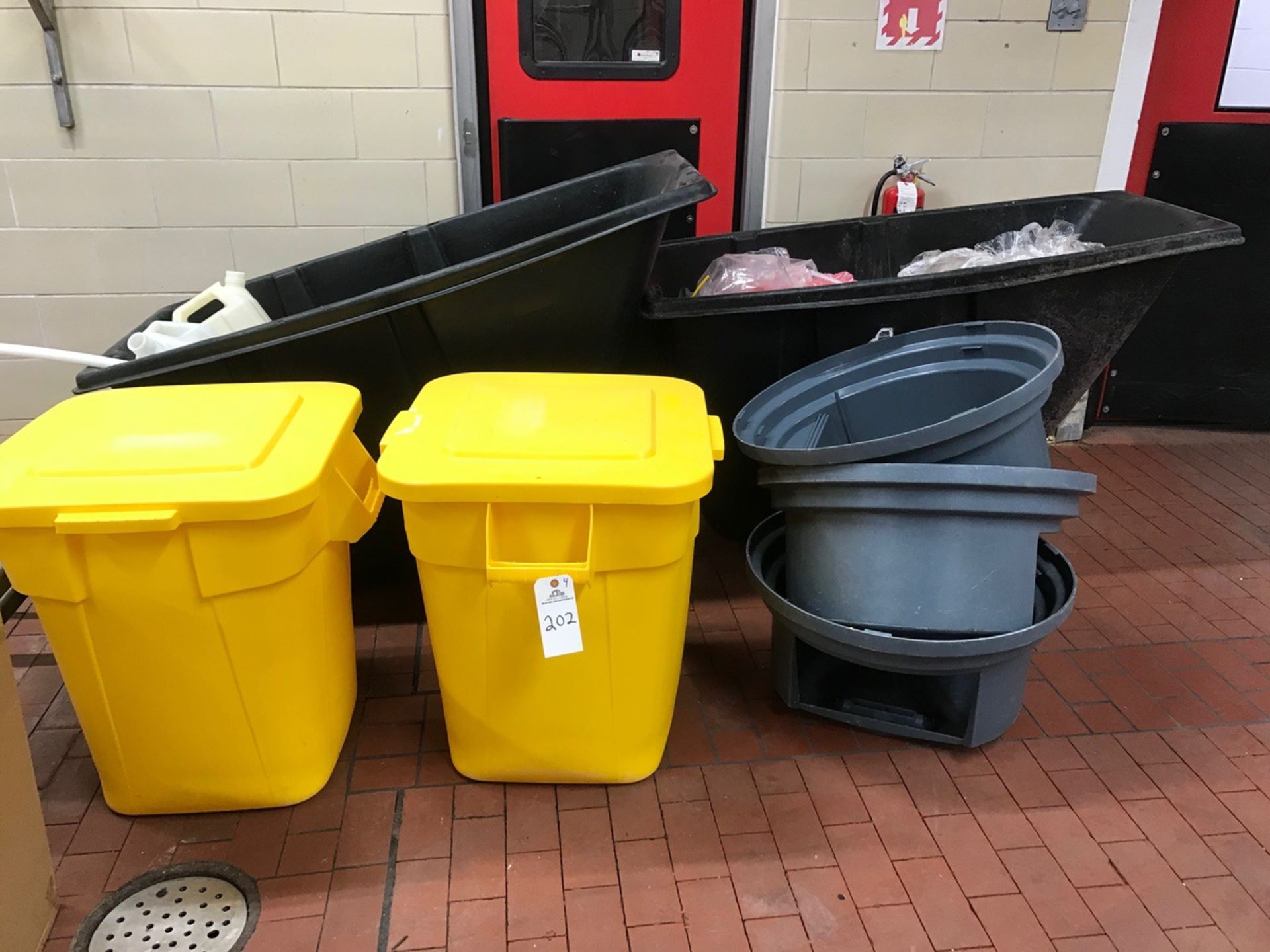 (2) YELLOW GARBAGE CANS, (2) BLACK DUMPSTERS | Rig Fee: $75