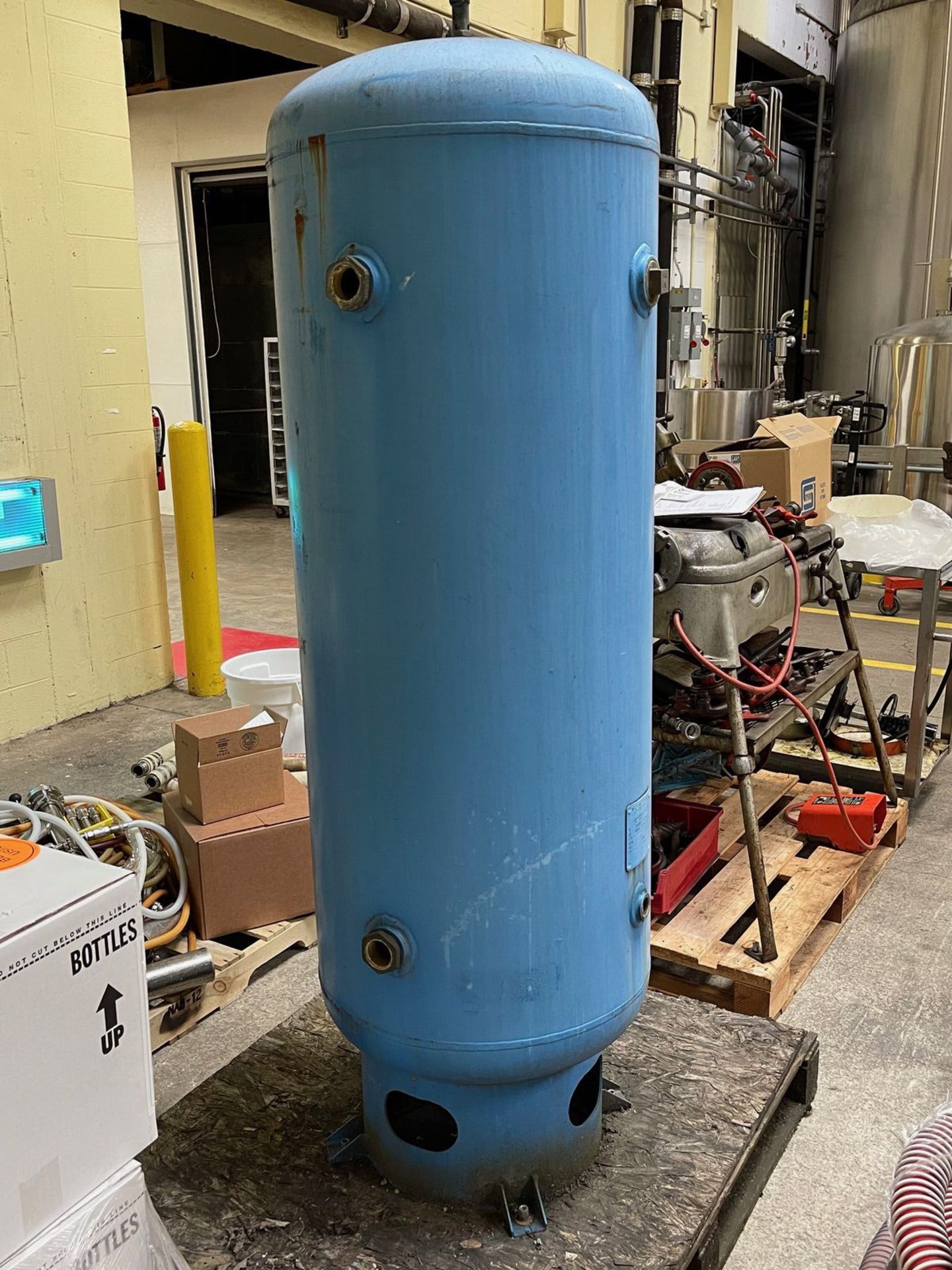 120 GALLON MANCHESTER COMPRESSED AIR TANK, 200 PSI, 2003, S/N 32580 | Rig Fee: 200 - Image 3 of 3