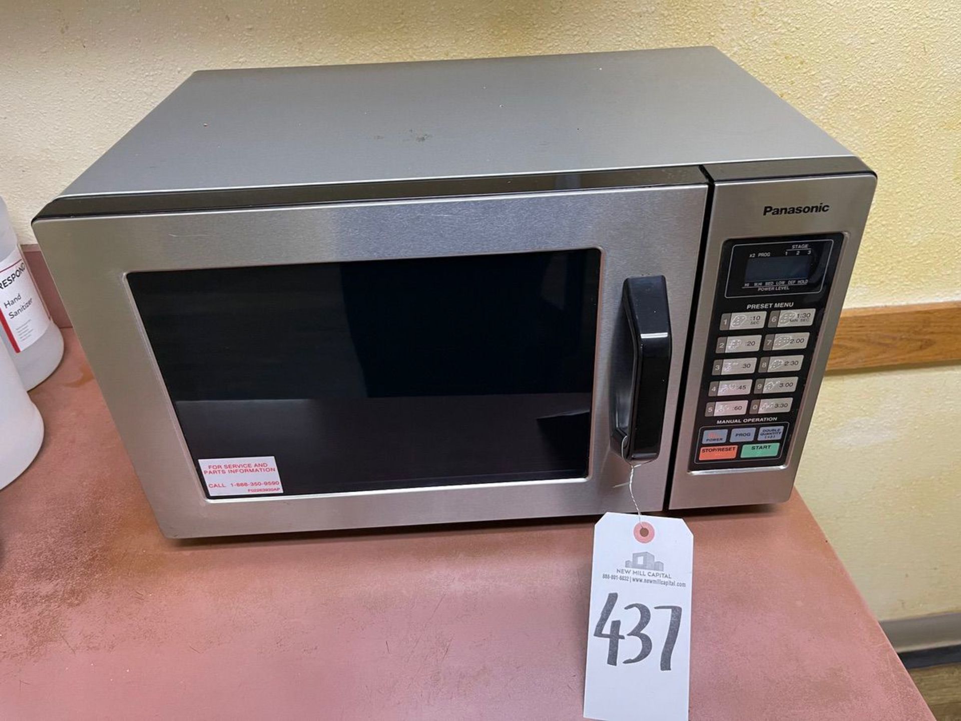 PANASONIC MICROWAVE, 20"X13"X12" | Rig Fee: 10