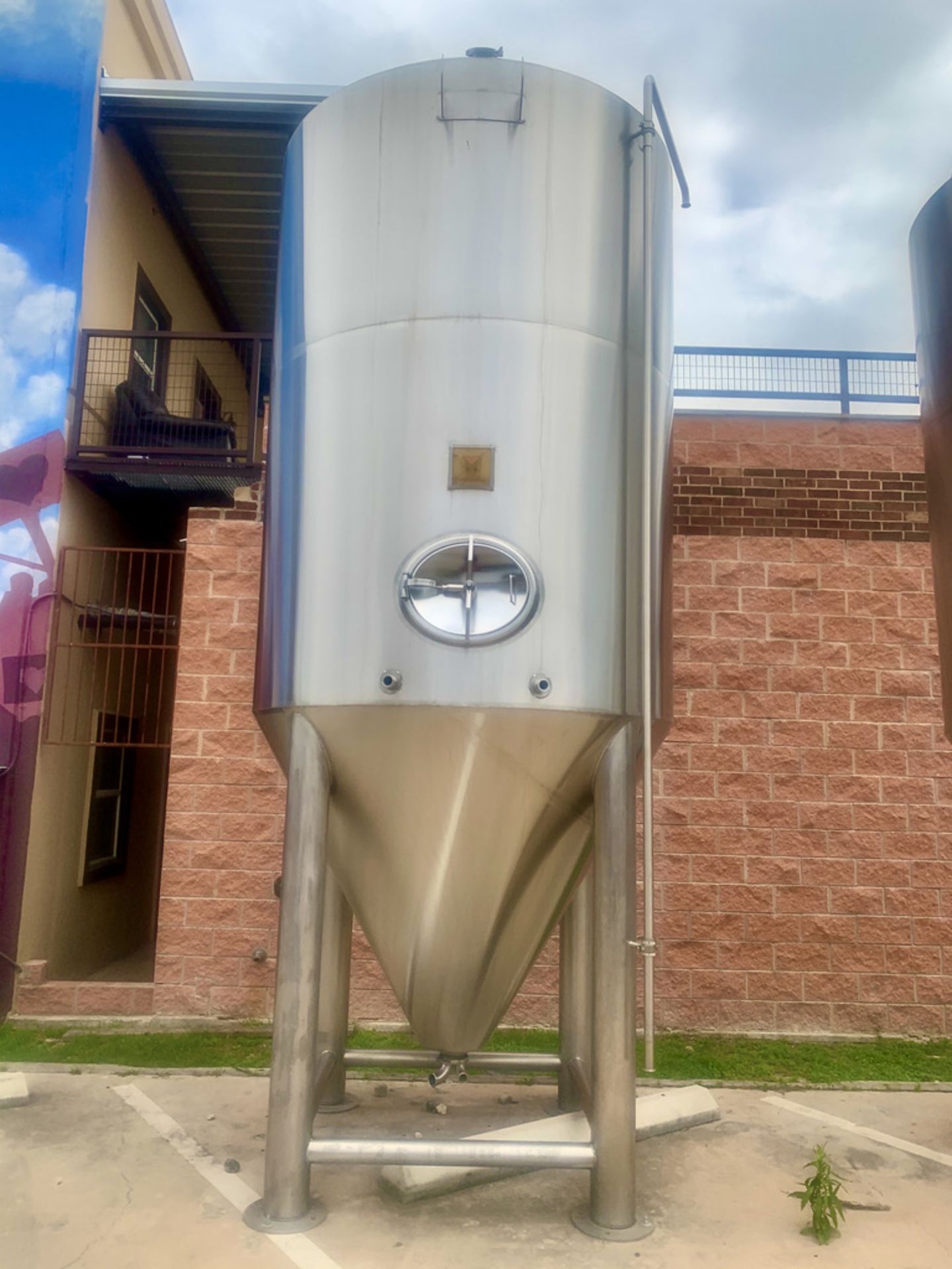 2013 MARKS DESIGN 60 BBL FERMENTER, GLYCOL JACKETED, S/N: 13113 (LOC: TEXAS) | Rig Fee: 900