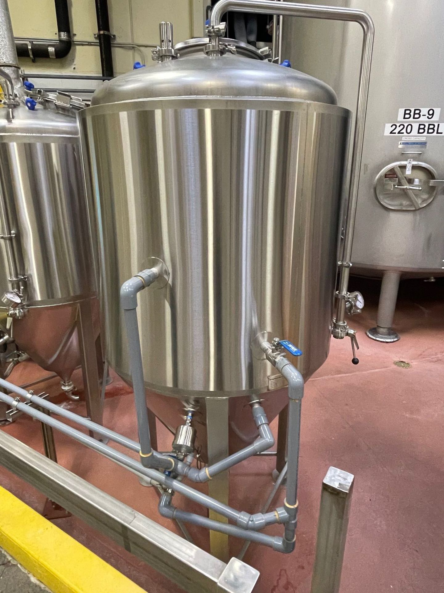 2016 BRIDGETOWN 5 BBL FERMENTER, JACKETED, S/N 6769A, APPROX DIMS: 92" OAH X 46" | Rig Fee: 150 - Image 3 of 3