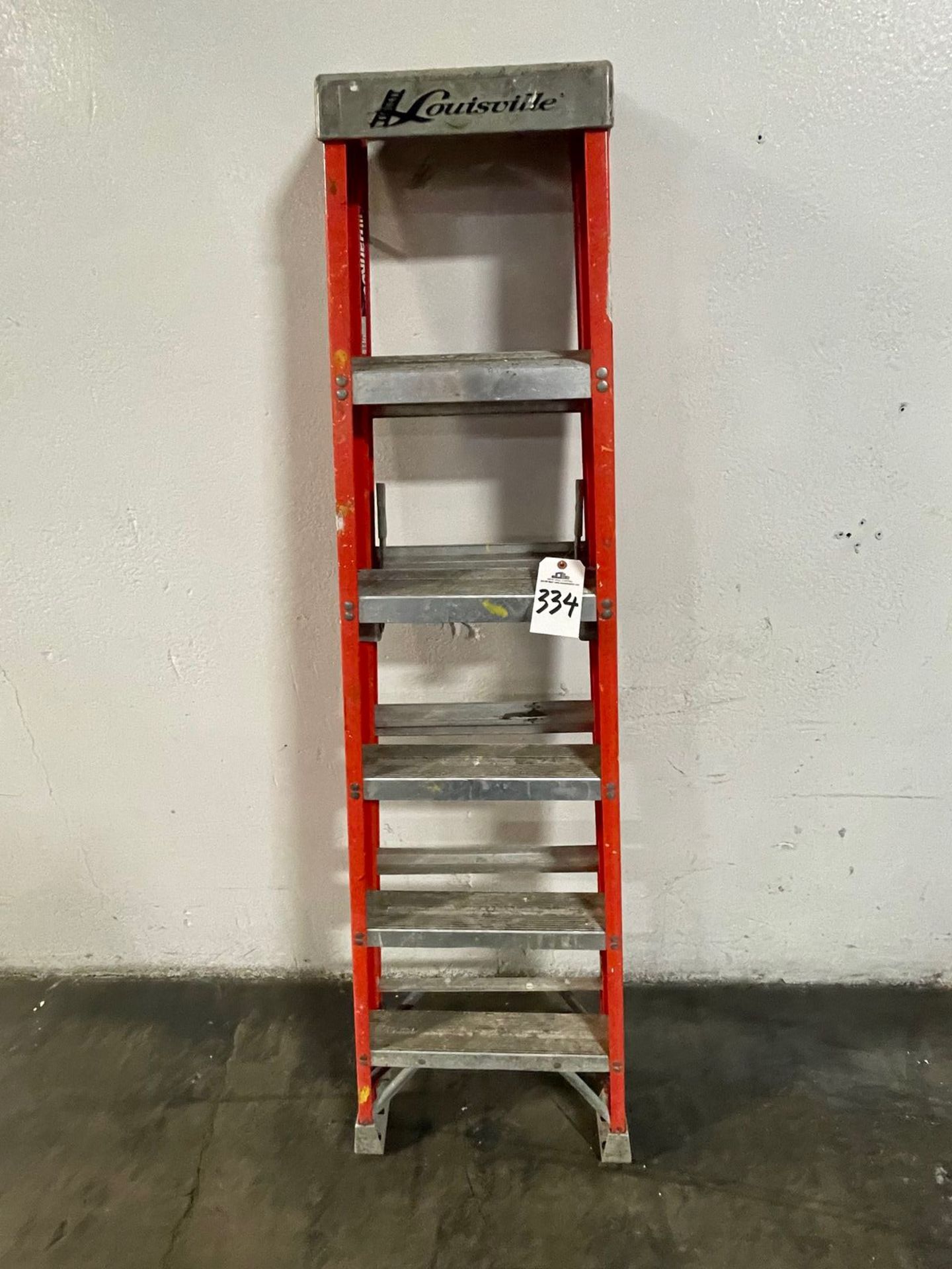 6' LOUISVILLE FIBERGLASS STEP LADDER | Rig Fee: 10