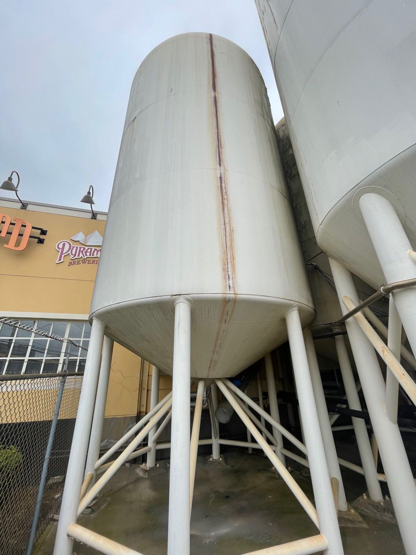 DCI 13,000 GALLON JACKETED SILO / FERMENTATION AND AGING VESSEL, +75 PSI JACKET | Rig Fee: 5500 - Image 4 of 11