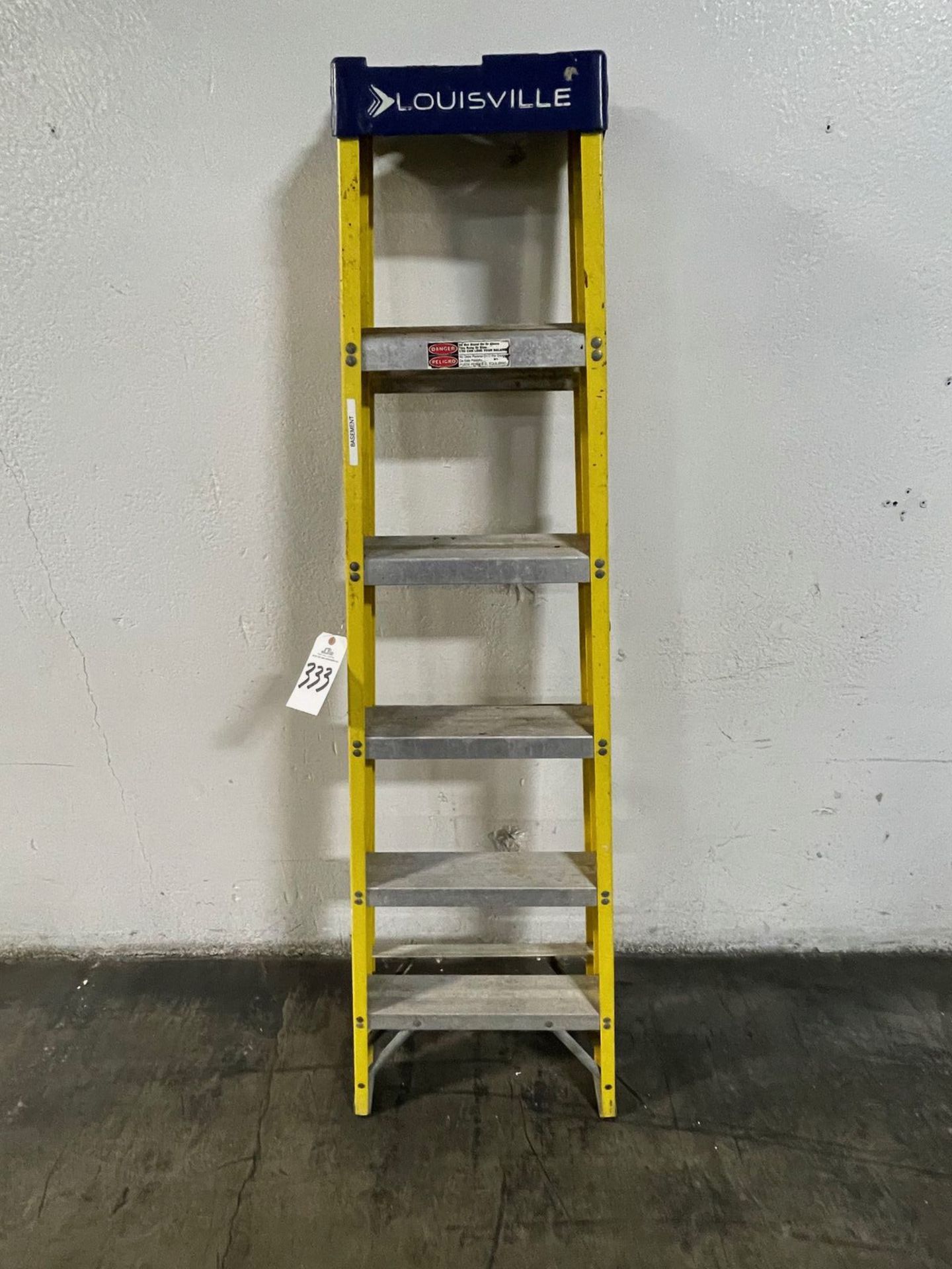 6' LOUISVILLE FIBERGLASS STEP LADDER | Rig Fee: 10