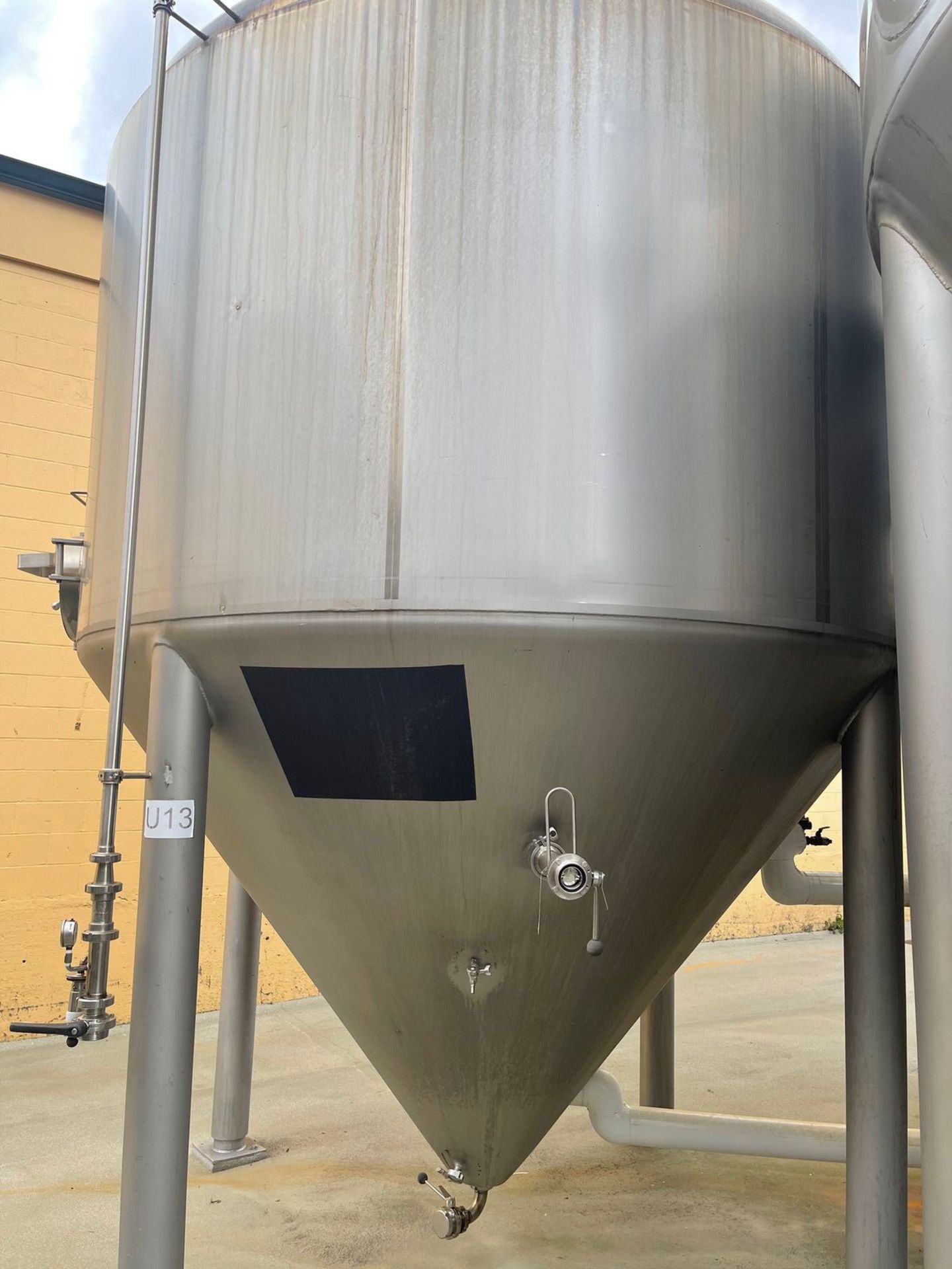 MUELLER 150 BBL UNITANK FERMENTER (4500 GALLON JACKETED TANK), +100 PSI JACKET D | Rig Fee: 2500