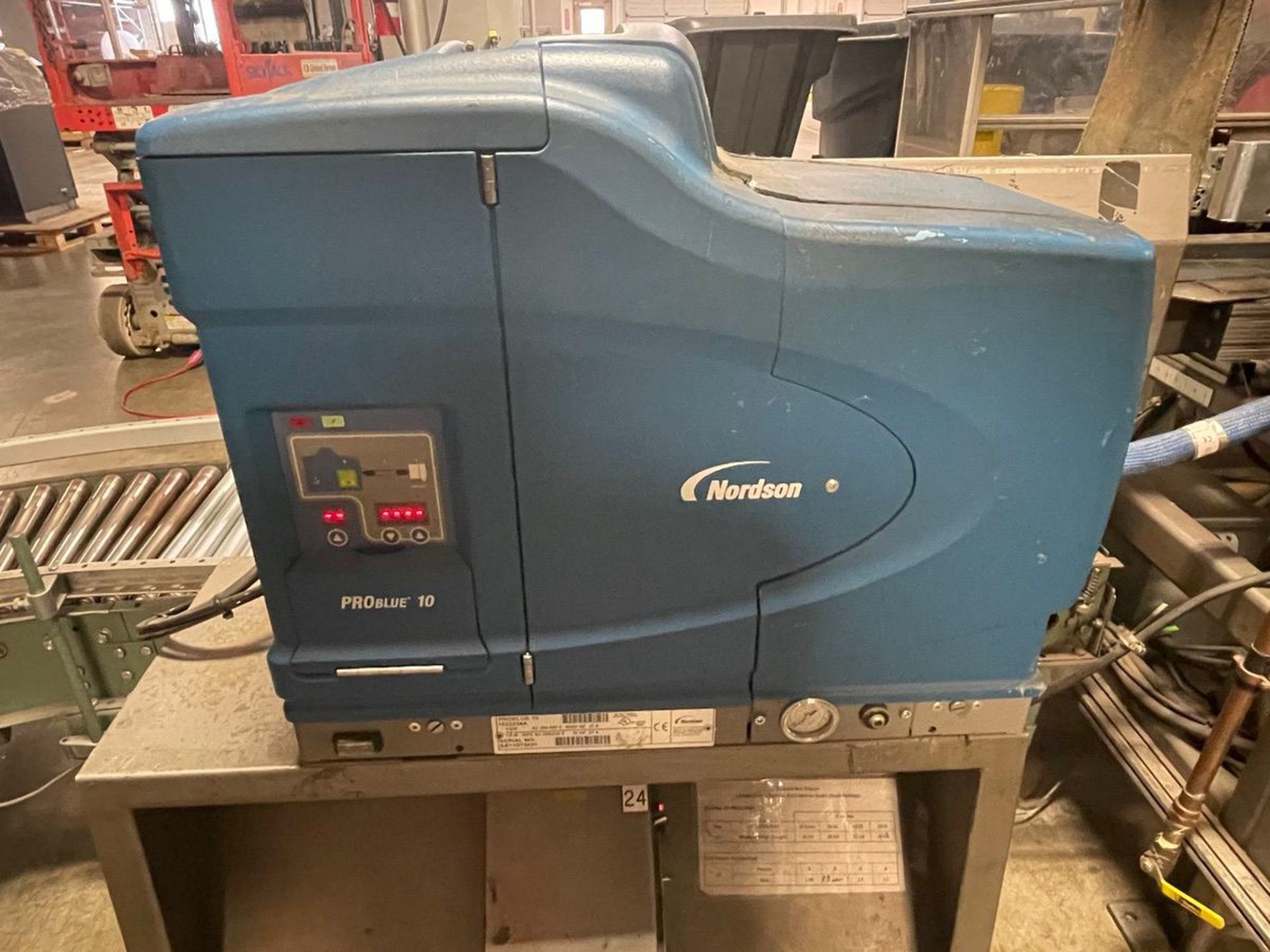 PEARSON R225 CASE ERECTOR, TABLOCK MACHINE WITH NORDSON PRO BLUE 10 MELTER, 3 PH | Rig Fee: 750 - Image 7 of 9