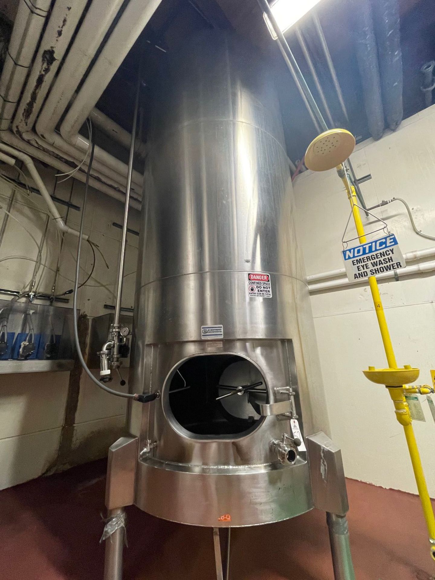 JVNW 40 BBL FERMENTATION AND AGING VESSEL, JACKETED, APPROX DIMS: 15' OAH X 65" | Rig Fee: 700