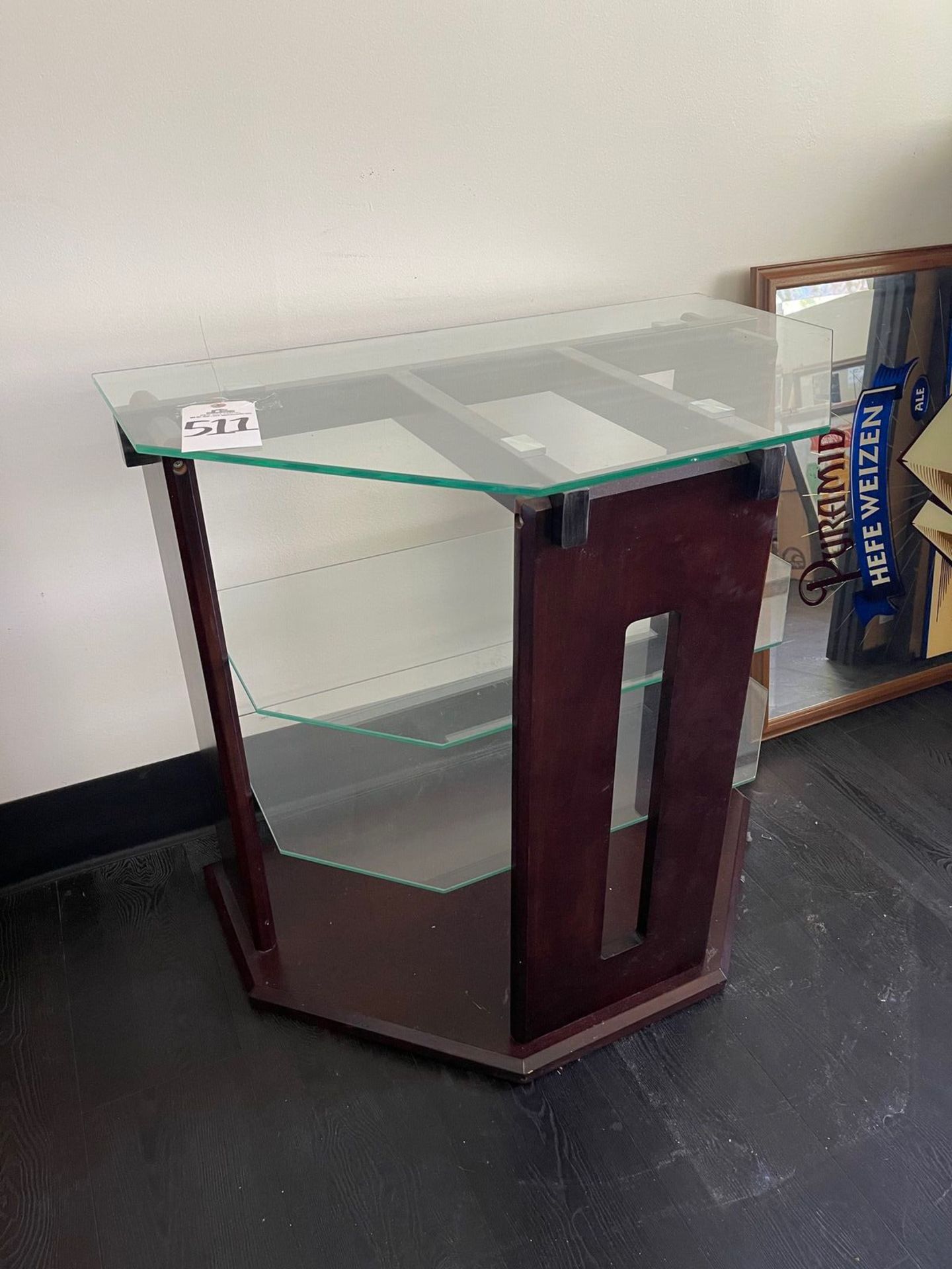 GLASS DISPLAY CASE, 20"X32" | Rig Fee: Buyer to remove or contact rigger