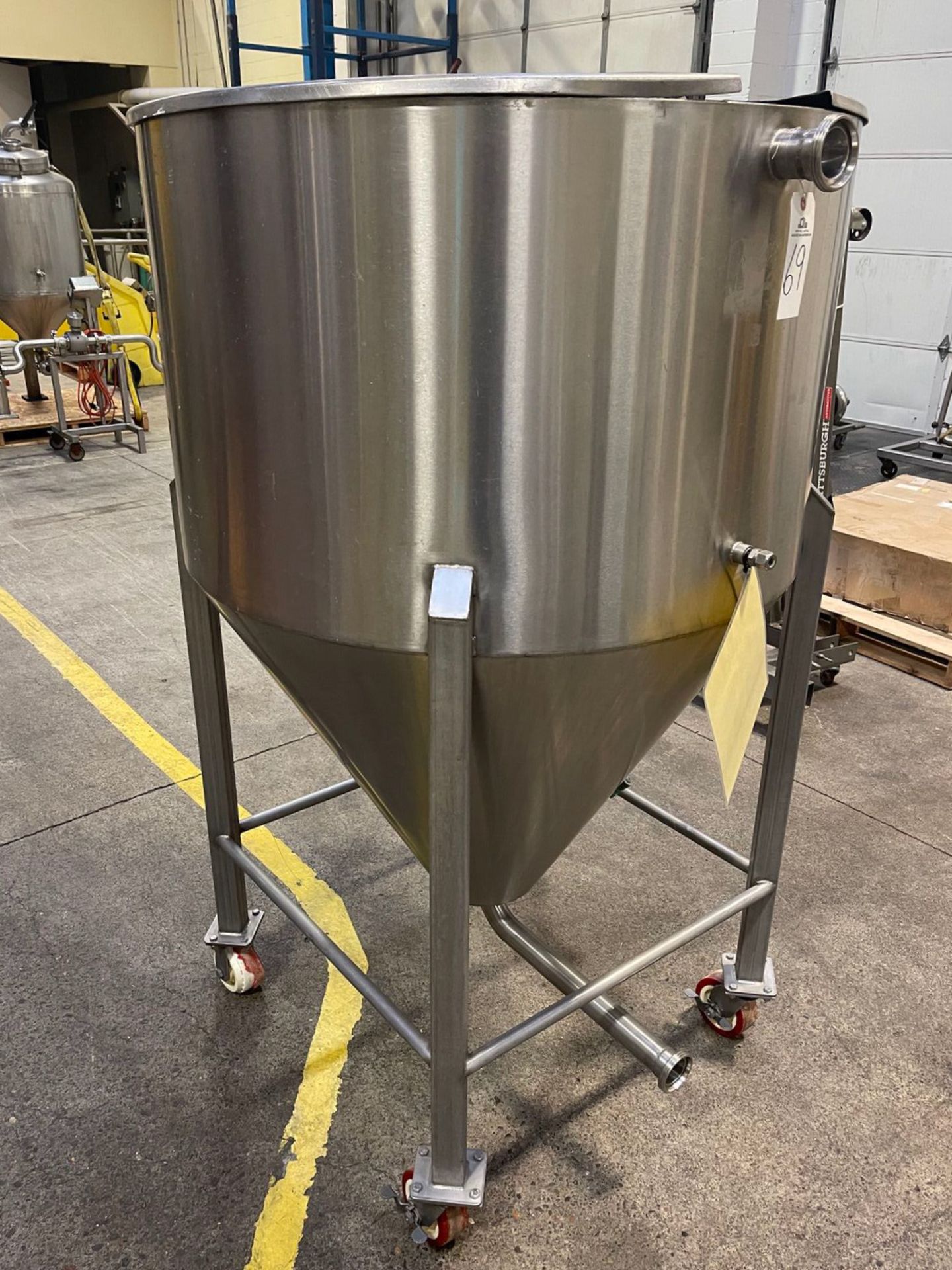 EST. 4 BBL UTILITY TANK ON CASTERS | Rig Fee: 150