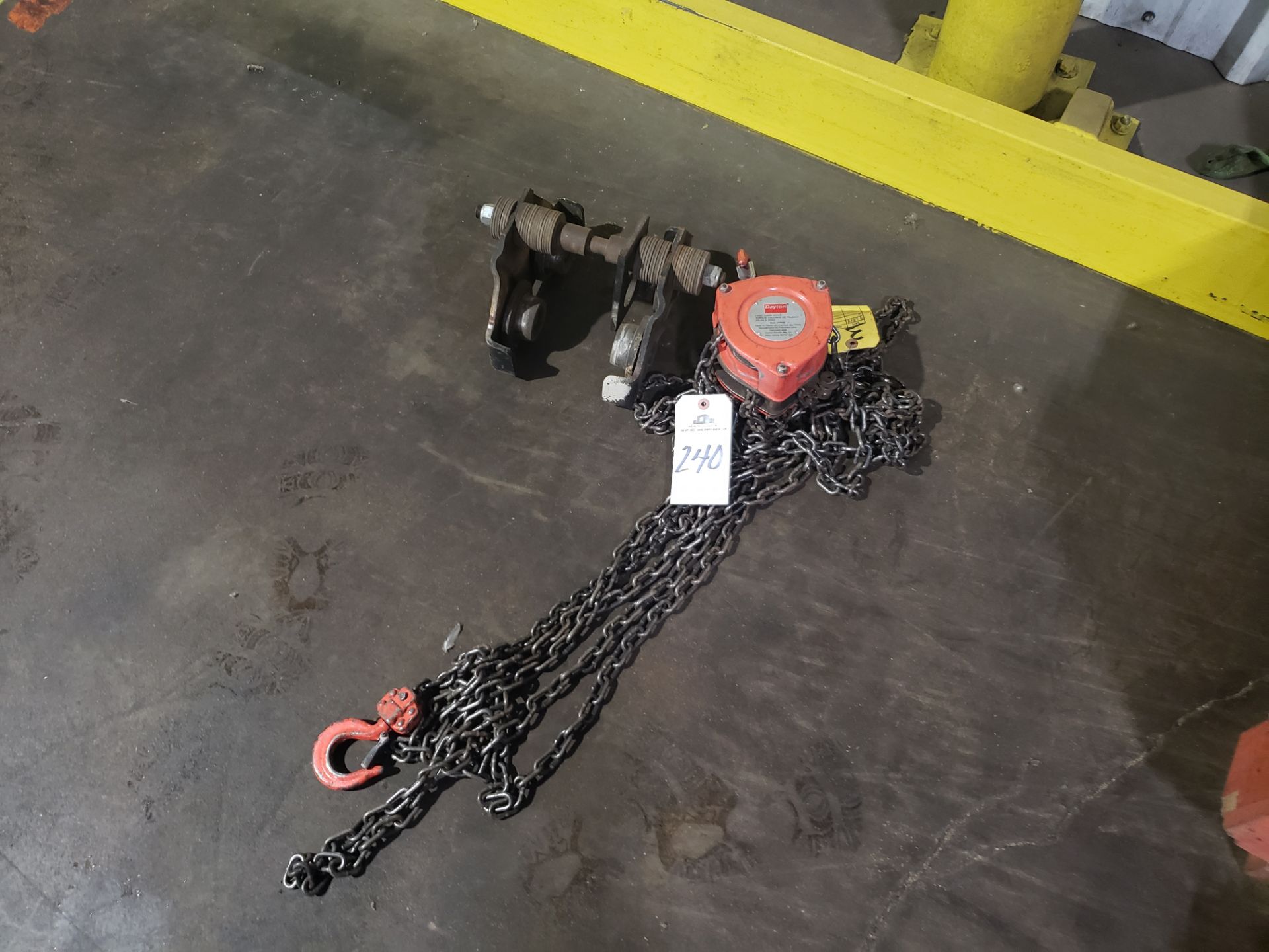 Dayton Chain Pull, W/ Trolley | Rig Fee: $25