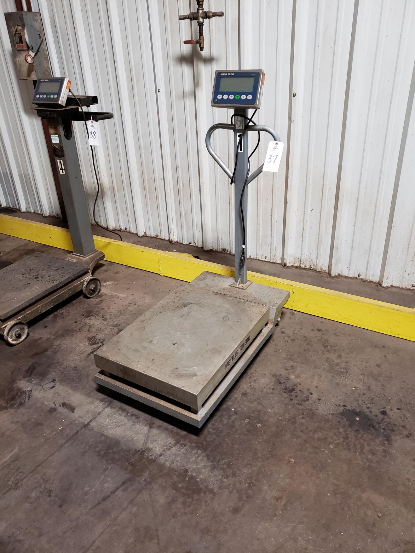 Mettler Toledo Digital Platform Scale, Model IND236, S/N: B405259980 | Rig Fee: $25