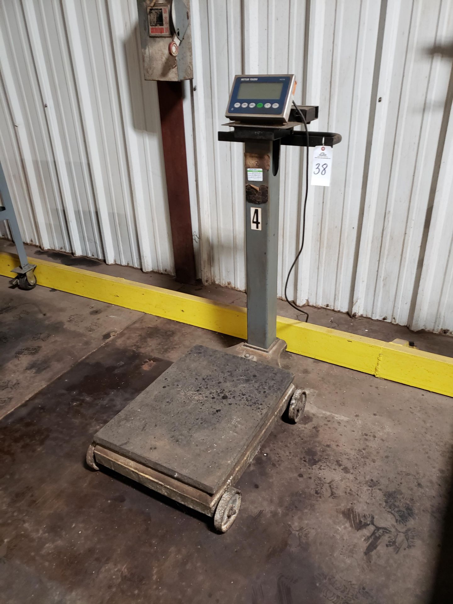 Mettler Toledo Digital Platform Scale, Model IND236, S/N: B344933165 | Rig Fee: $25