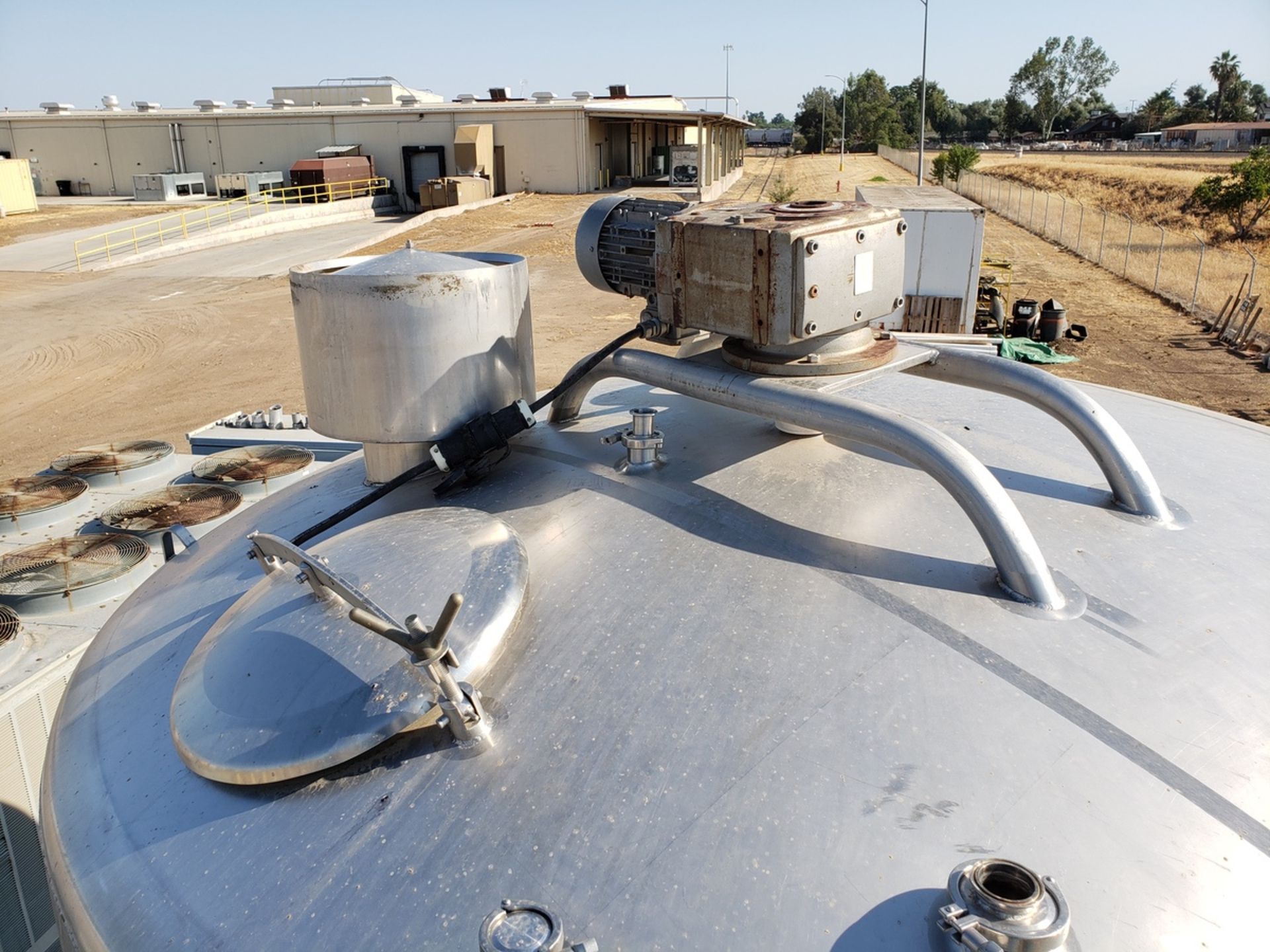 4,500 Gallon Stainless Steel, Jacketed, Top Agitated Holding Tank, 8' X 11'6", 13' | Rig Fee: $950 - Image 2 of 4