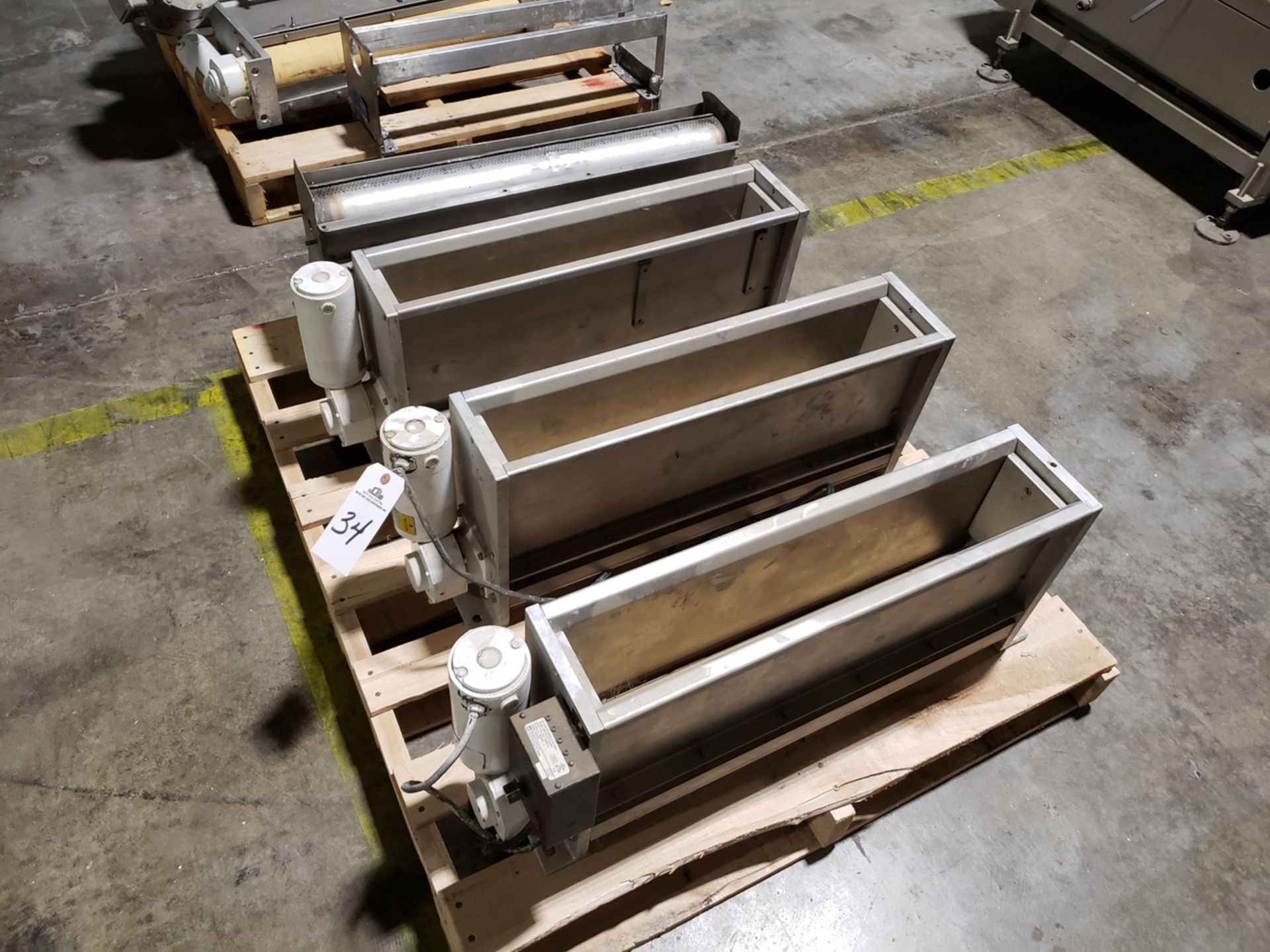 Lot of (3) Flour Dusters | Rig Fee: $50