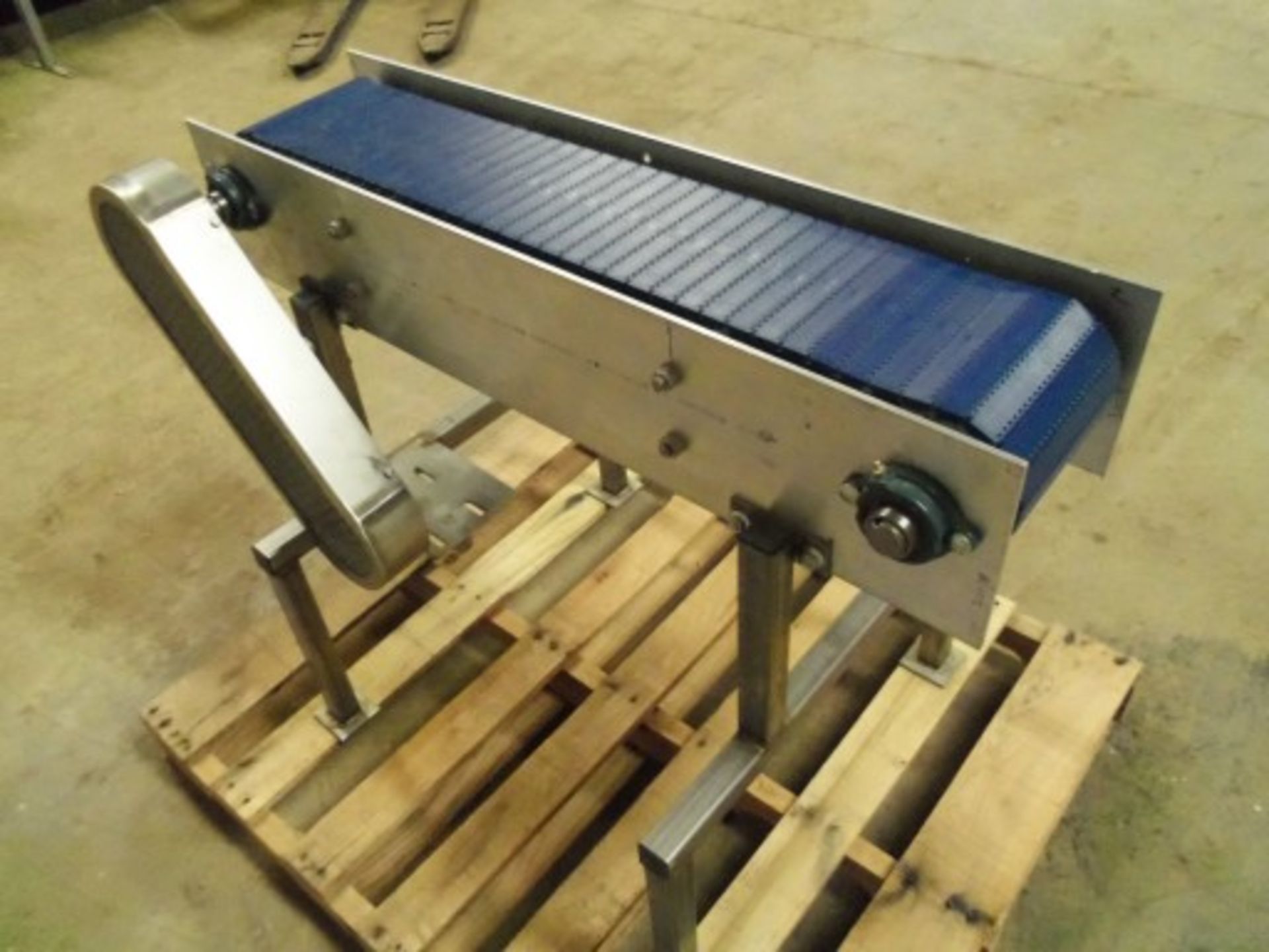 2' Long Conveyor On Stainless Steel Frame, Belt Width: 7.5", Overall Dimensions: 26 | Rig Fee: $50 - Image 3 of 3