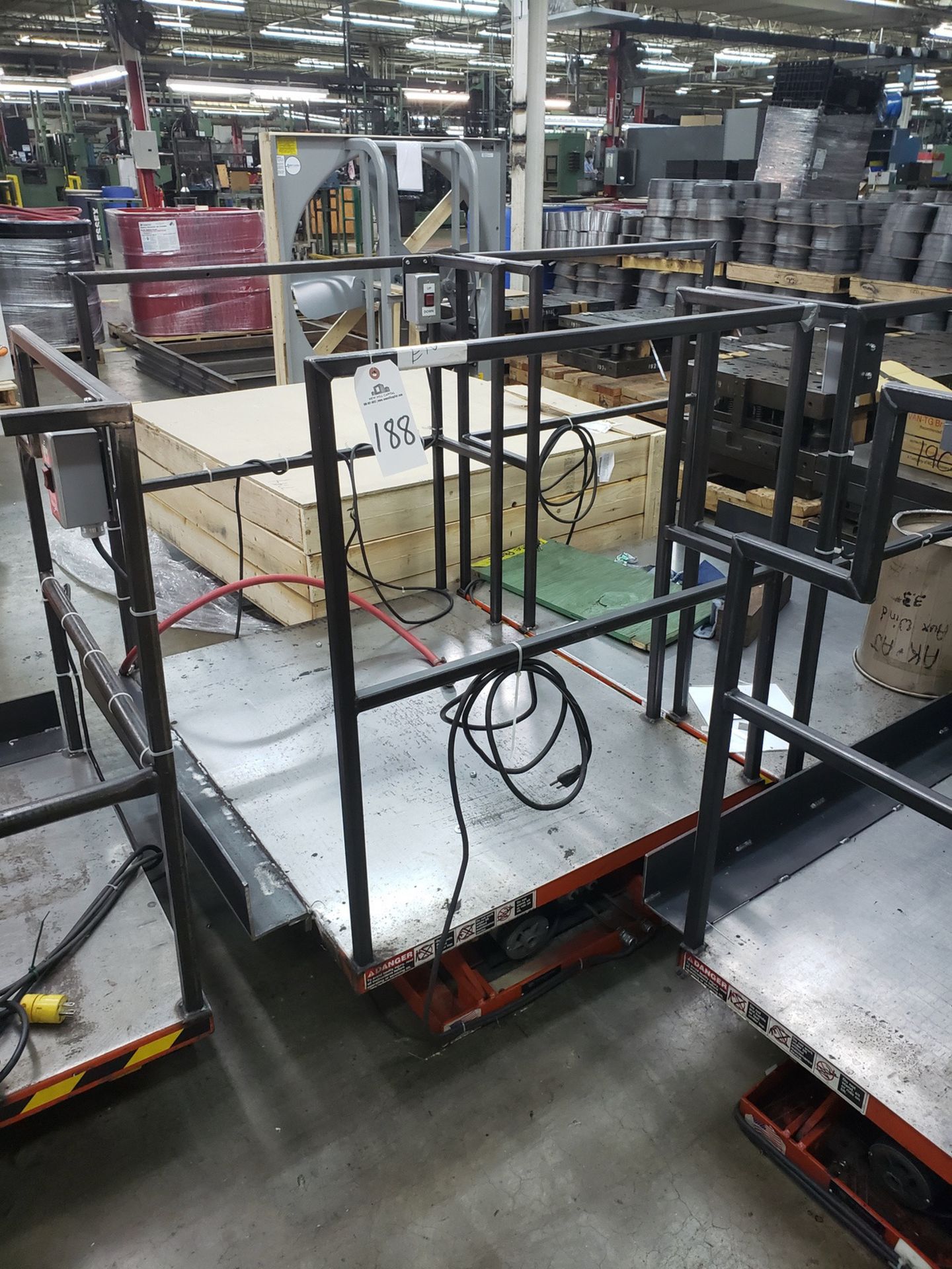 Presto Hydraulic Lift, W/ Personnel Cage | Rig Fee $50