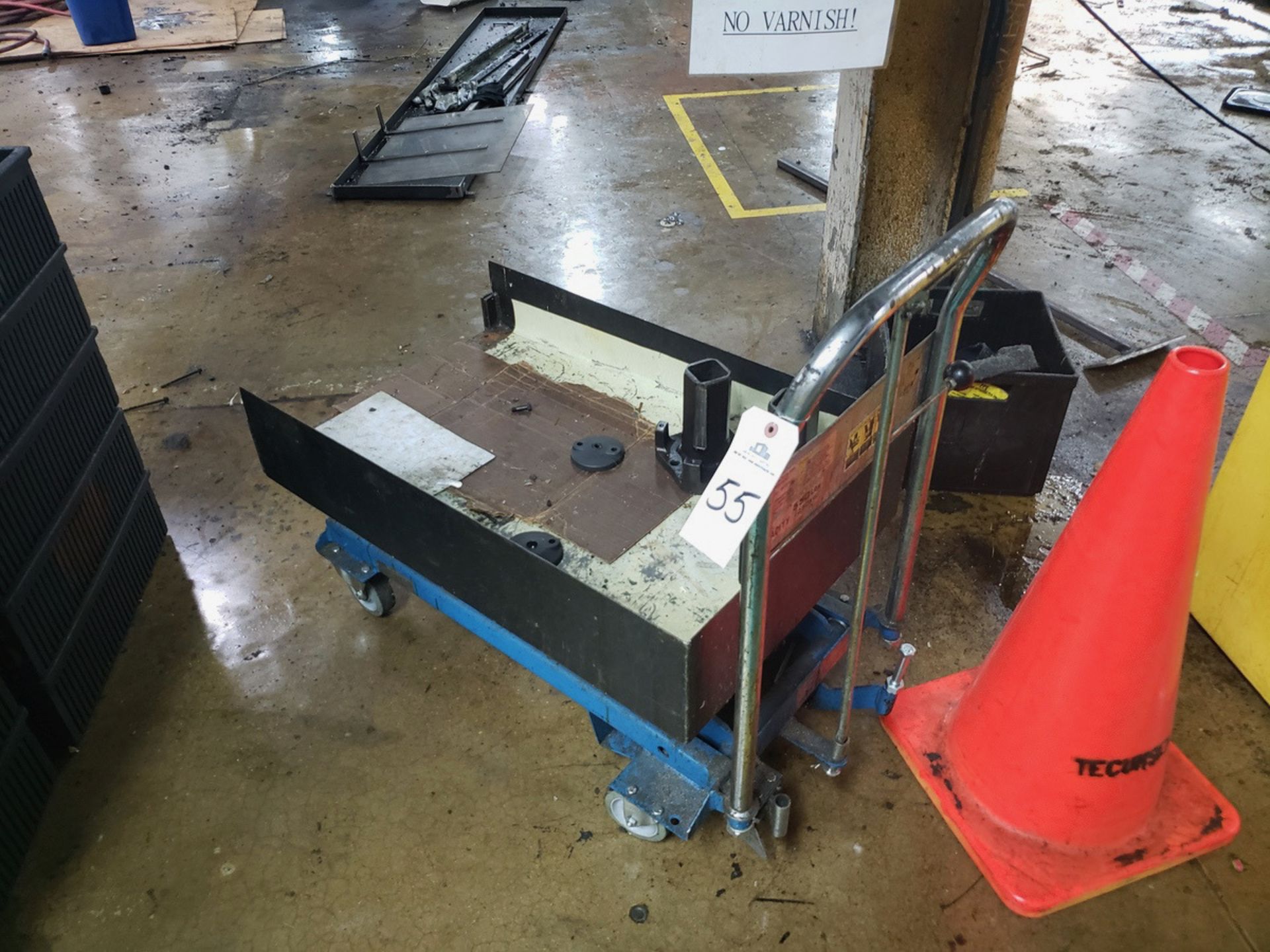 Hydraulic Lift Cart | Rig Fee $10