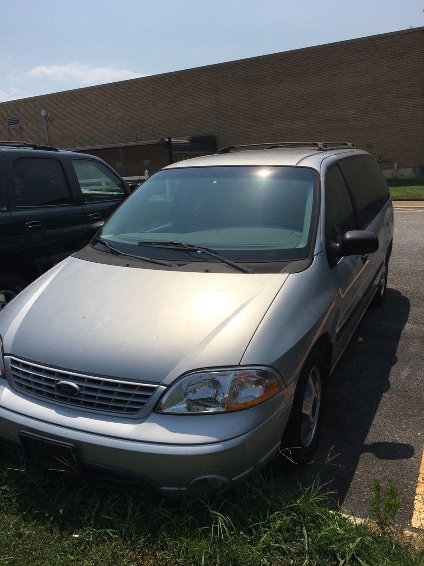 2002 Ford Windstar, VIN: 2FMZA51462BA65371 - Buyer to Remove