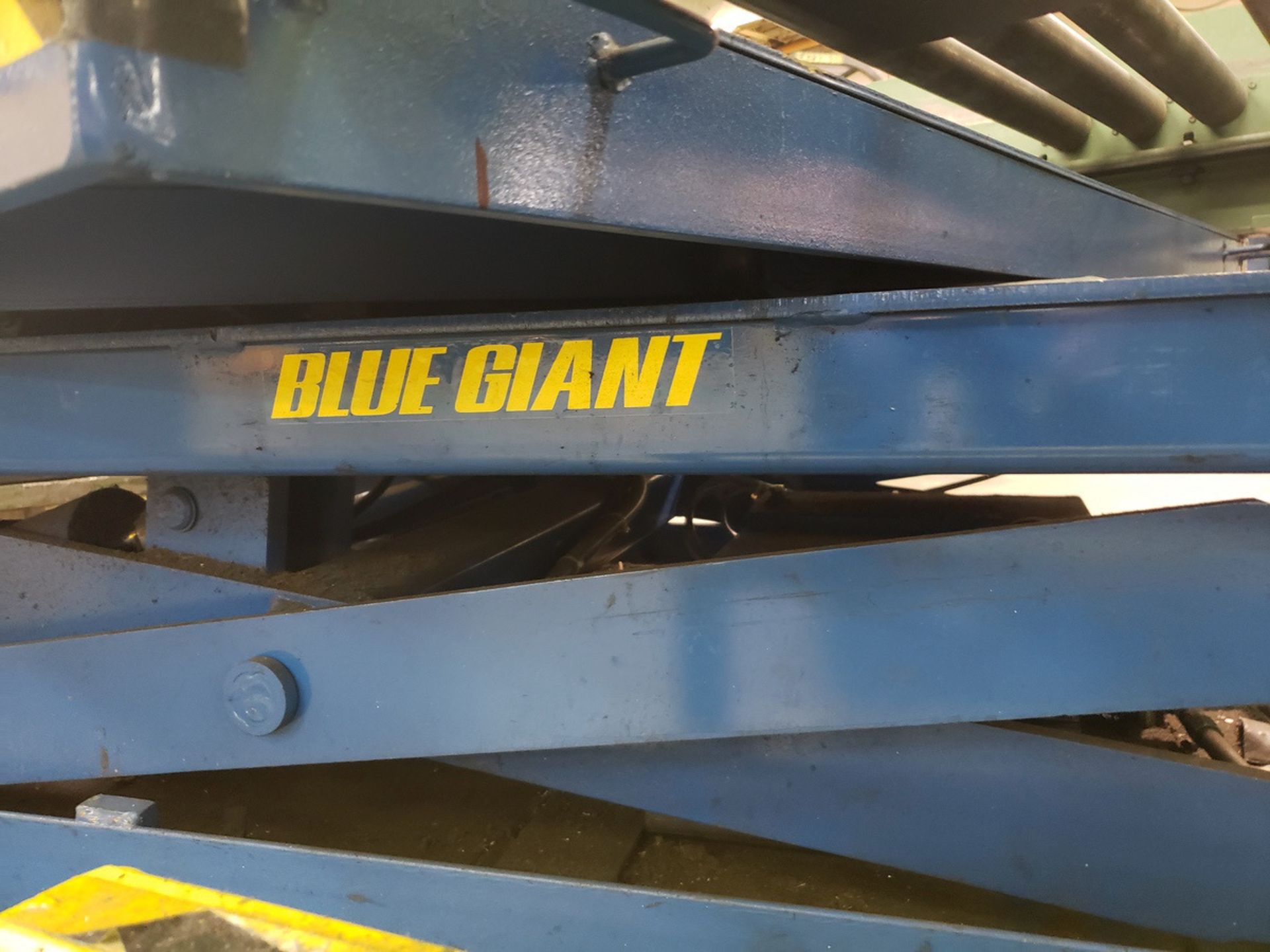 Blue Giant Hydraulic Lift, W/ Turntable & Roller Transfer Conveyor | Rig Fee $125 - Image 2 of 2