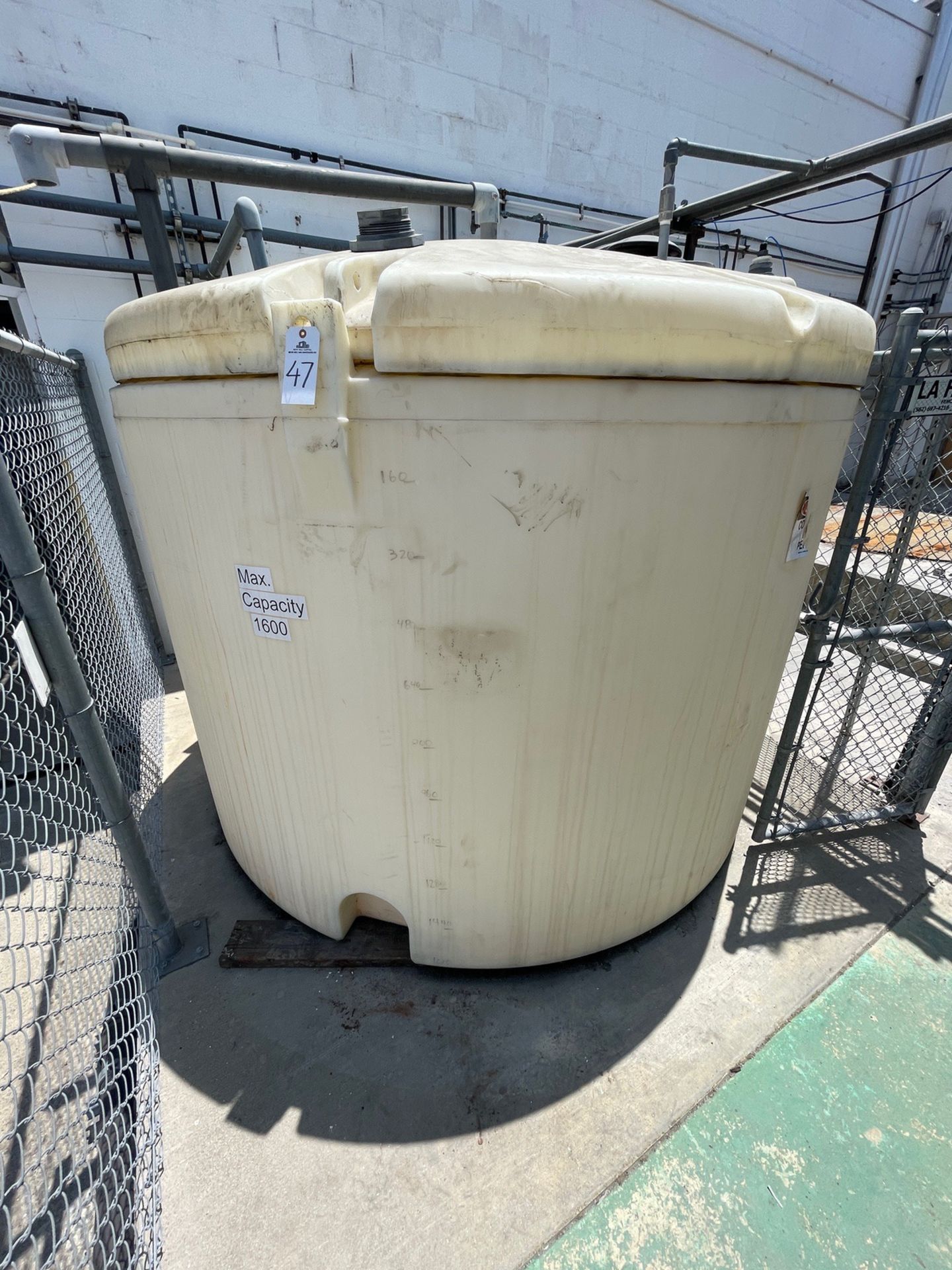 1600 gallon Poly Processing Holding Tank, Approx. 7' Diameter and 7' Height | Rig Fee $750