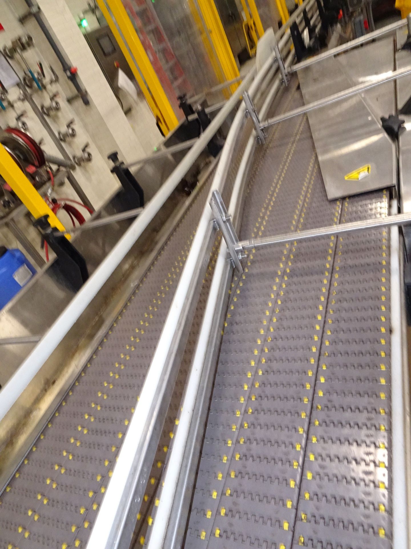 Bevco Stainless Steel Tabletop and Accumulation Conveyor, Includes Ass - Subj to Bulk Rig Fee: $3000 - Image 7 of 7