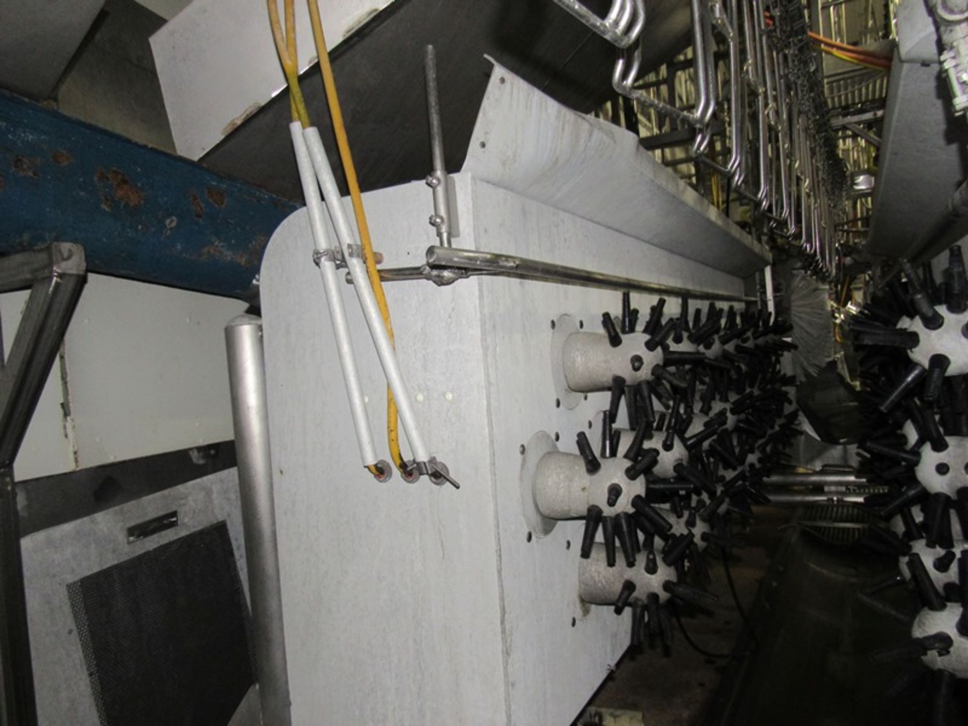 Feather Picker, 7' W X 11' L, (8) 3 phase motors | Rig Fee: $375 - Image 4 of 6