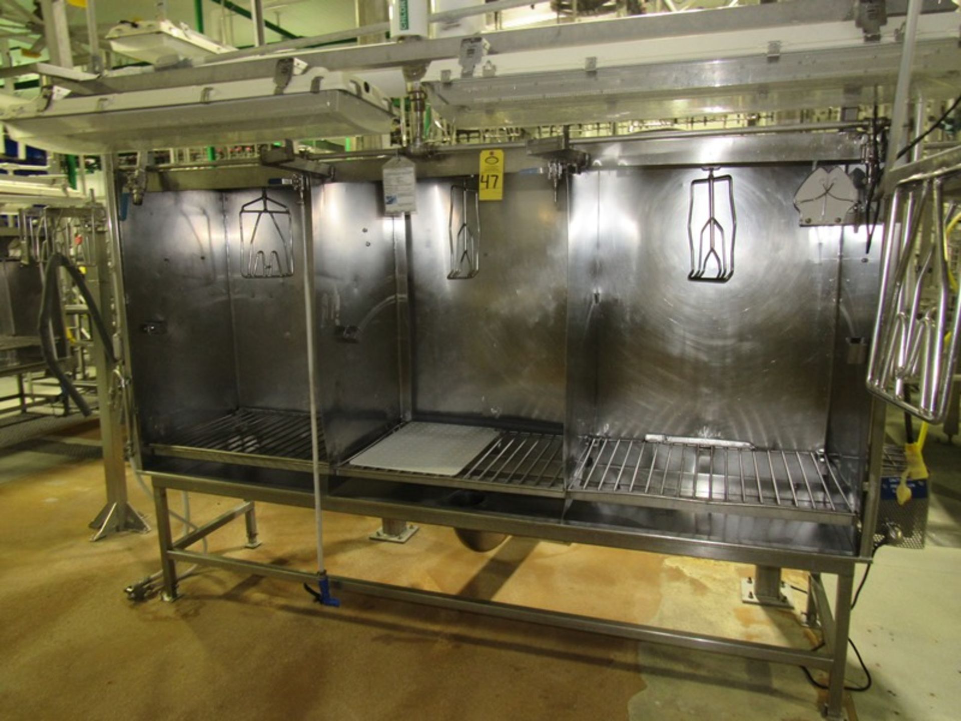 Lot Stainless Steel Inspection Table, 3-compartments, portable inspection, (2) Ligh | Rig Fee: $75